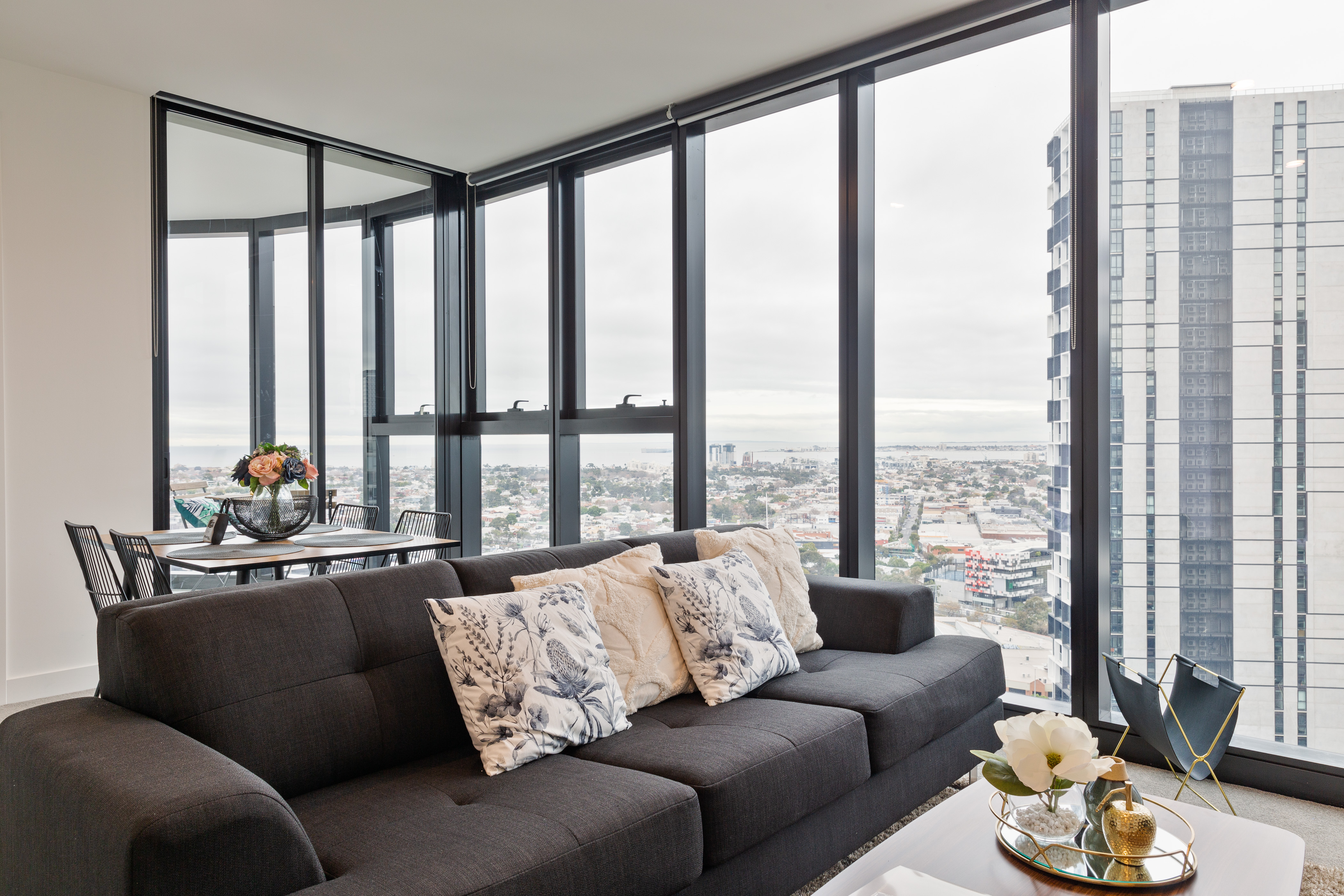 Elegant 2BD 2BTH Lvl 25 near CrownCasino WIFI GYM