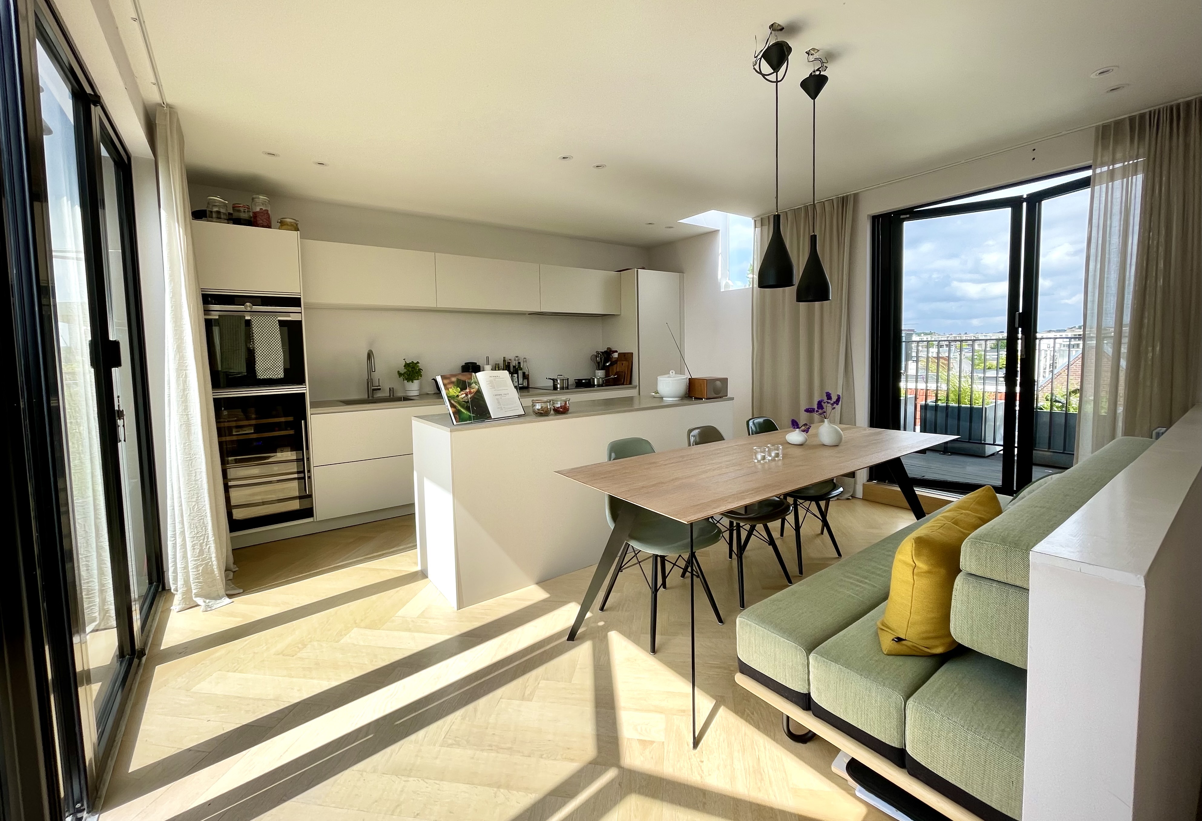Design appartement with 3 terraces โ Amsterdam stay