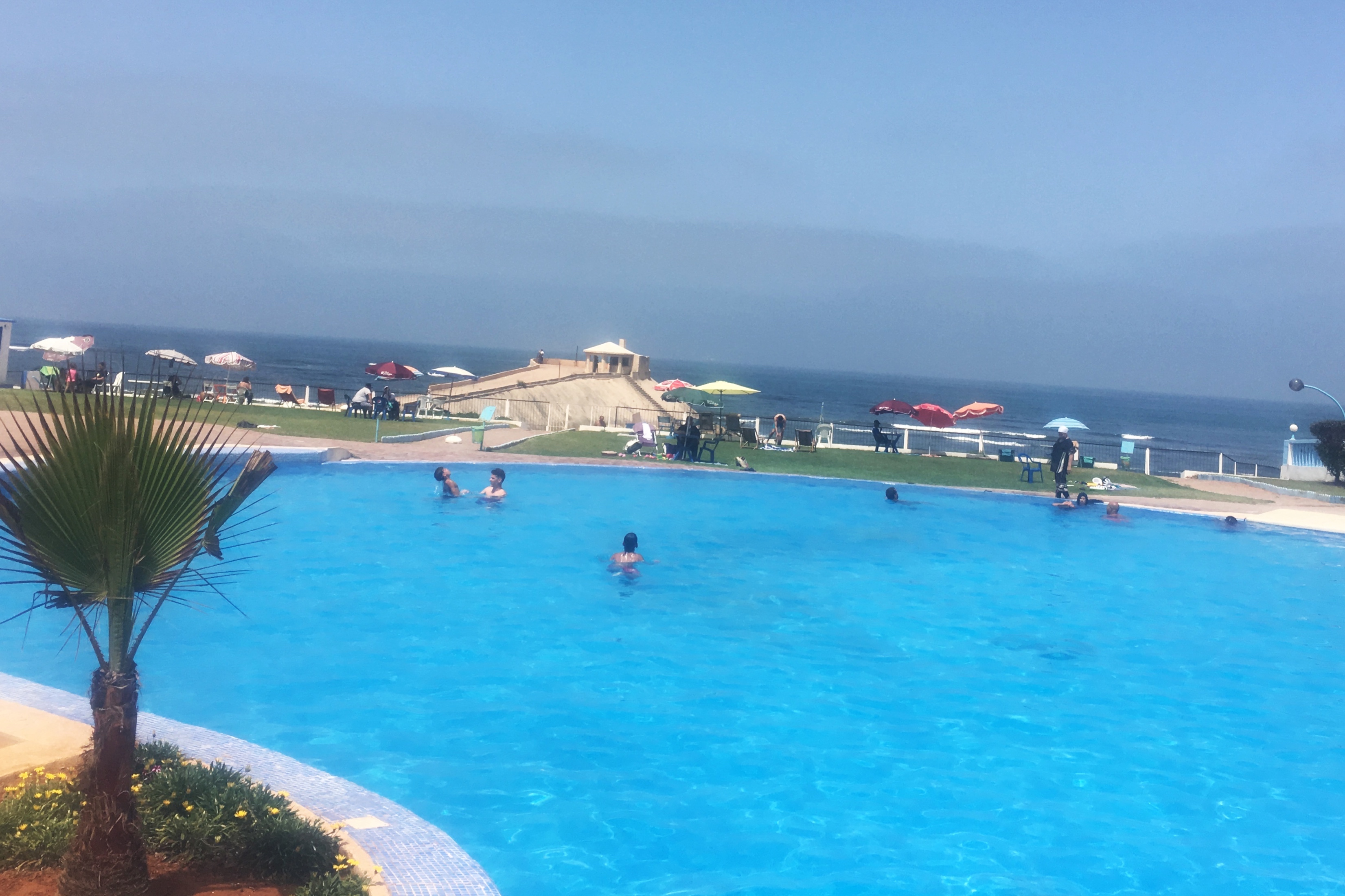 Apartment with beautiful swimming pool facing the sea
