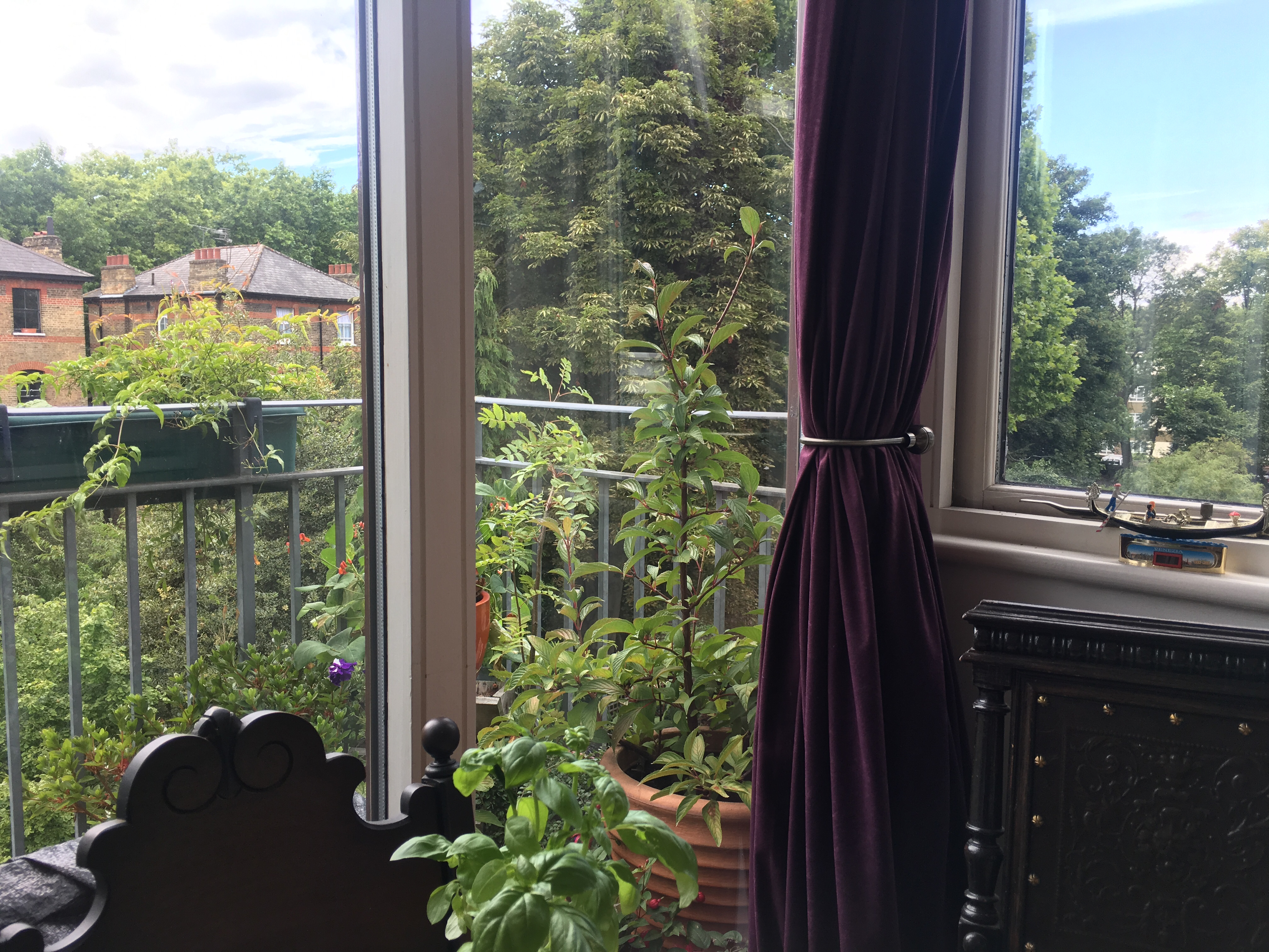 Islington 2-bedroom family friendly flat in Hackney, London