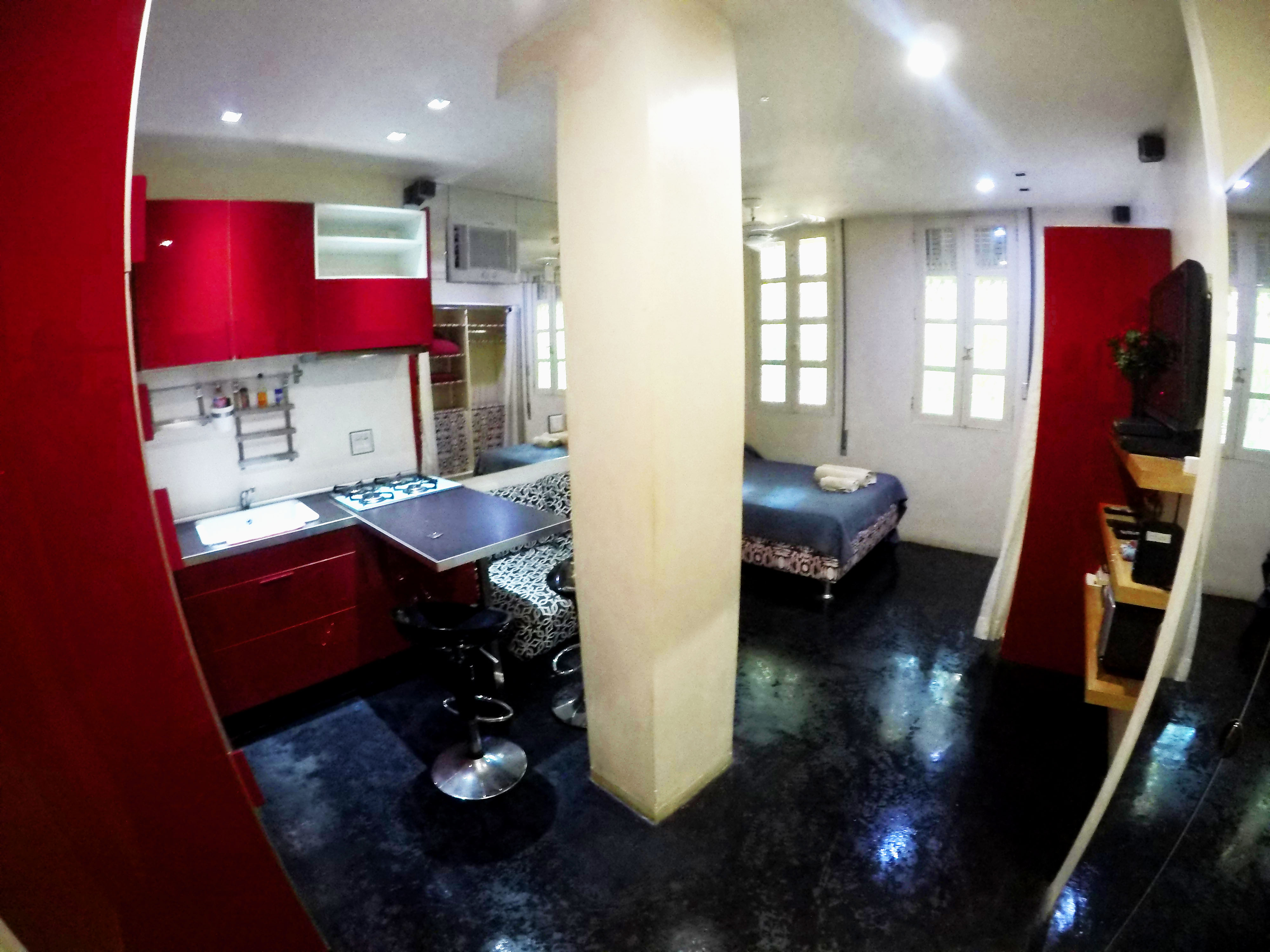 Modern Loft 1 • Ipanema Posto 9 • 500 mb