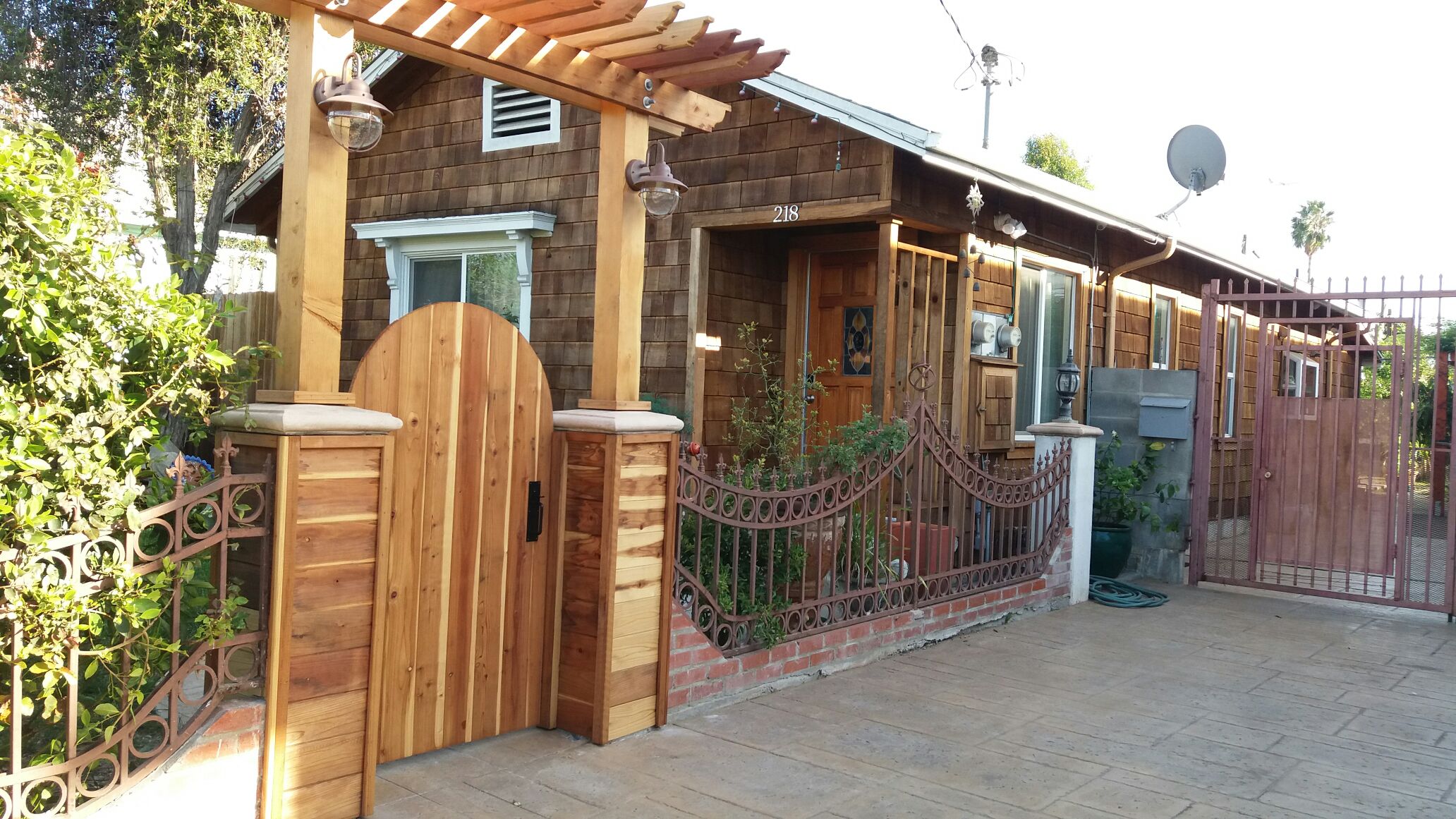 Cozy 2BD craftsman home