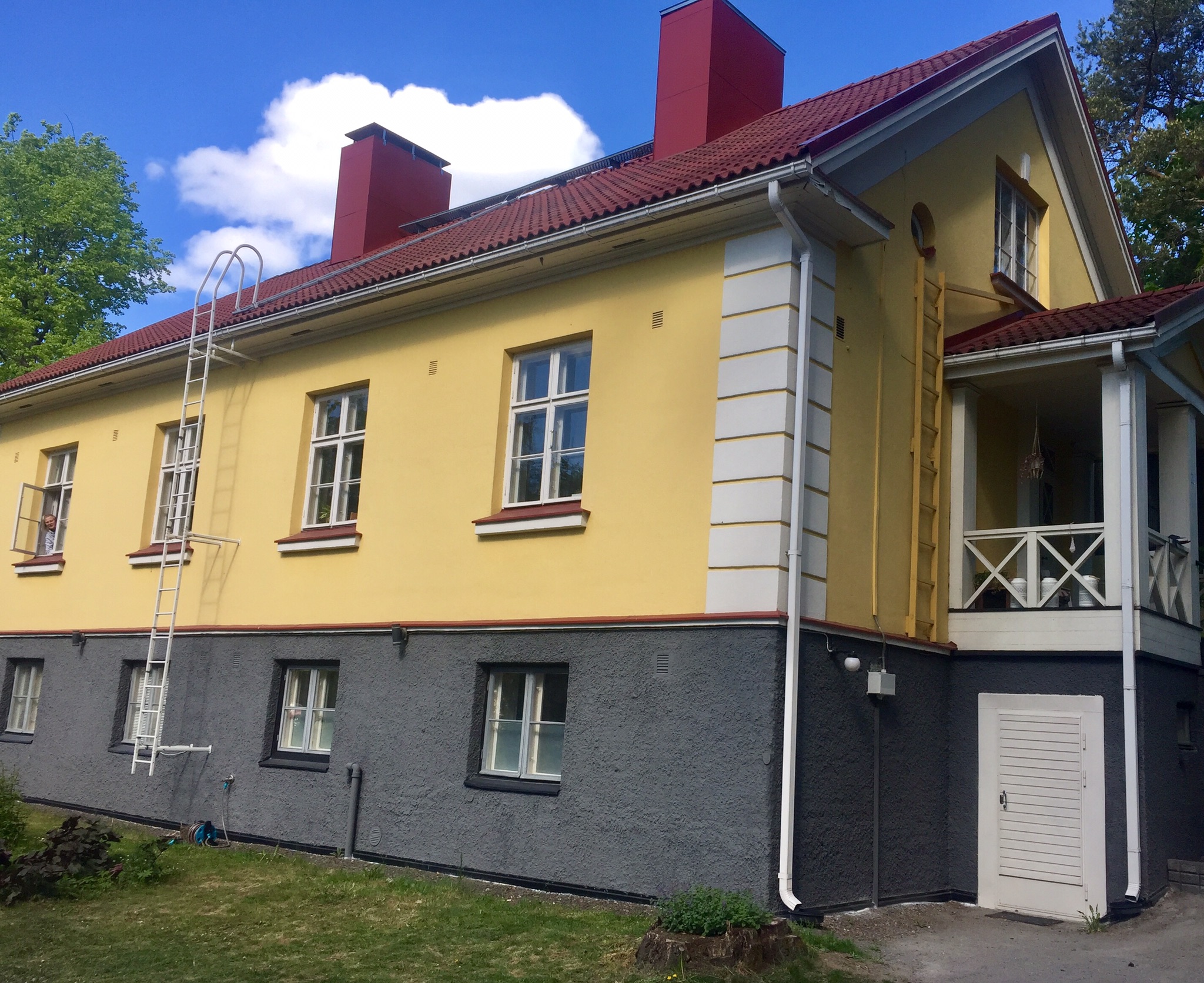 Tidy 1h+month in Historic Building