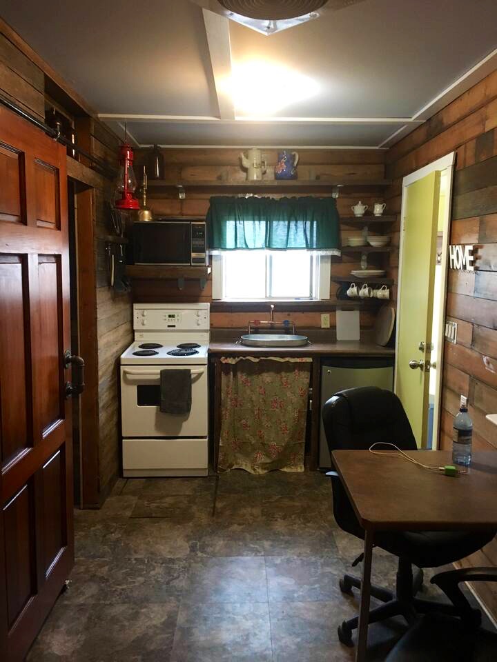 Tranquil, cozy with rustic feel Tiny houses for Rent in Fenwood