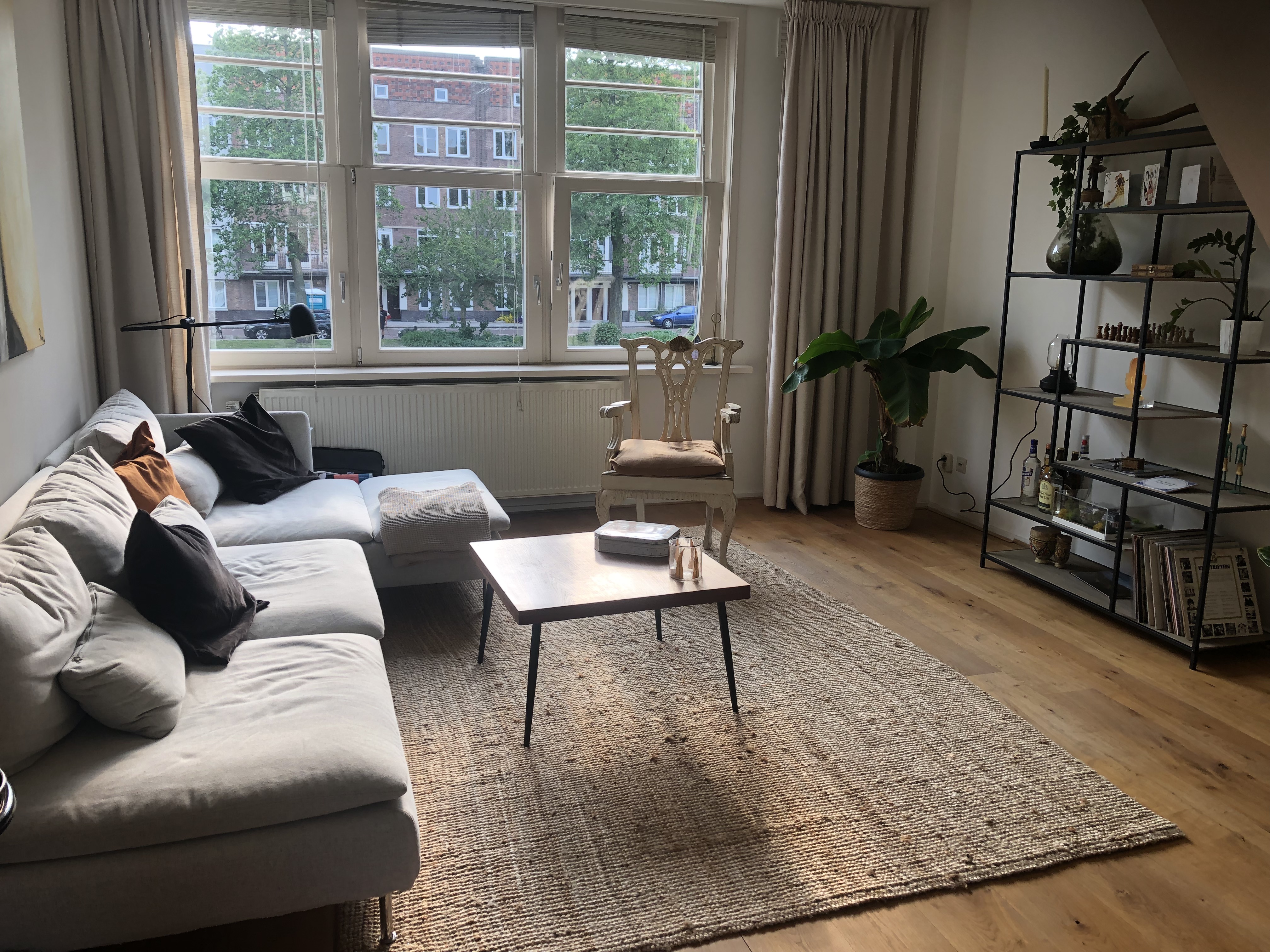 Light and spacious apartment with canal view — Amsterdam stay