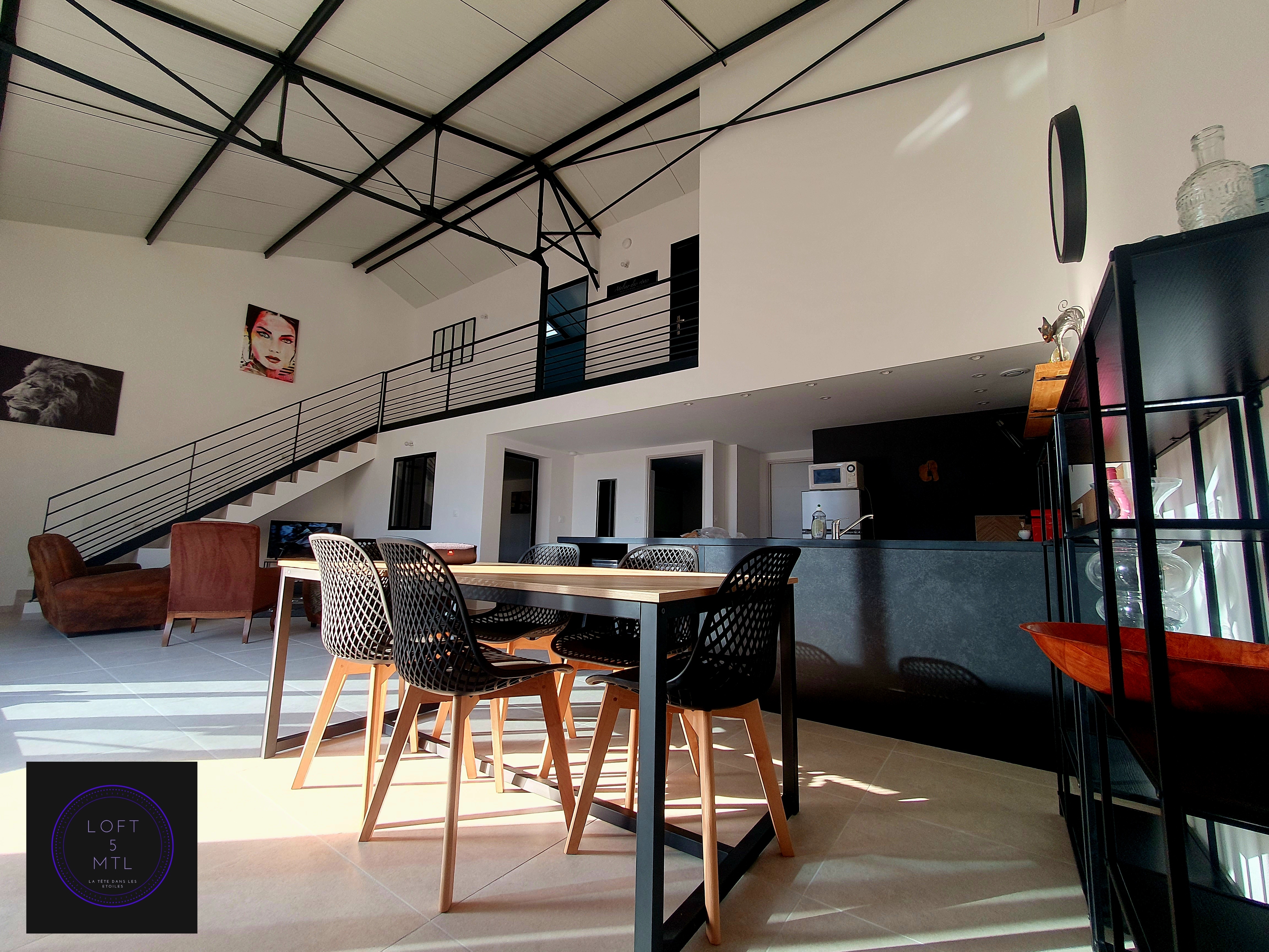 New loft with garden and terrace ideally located