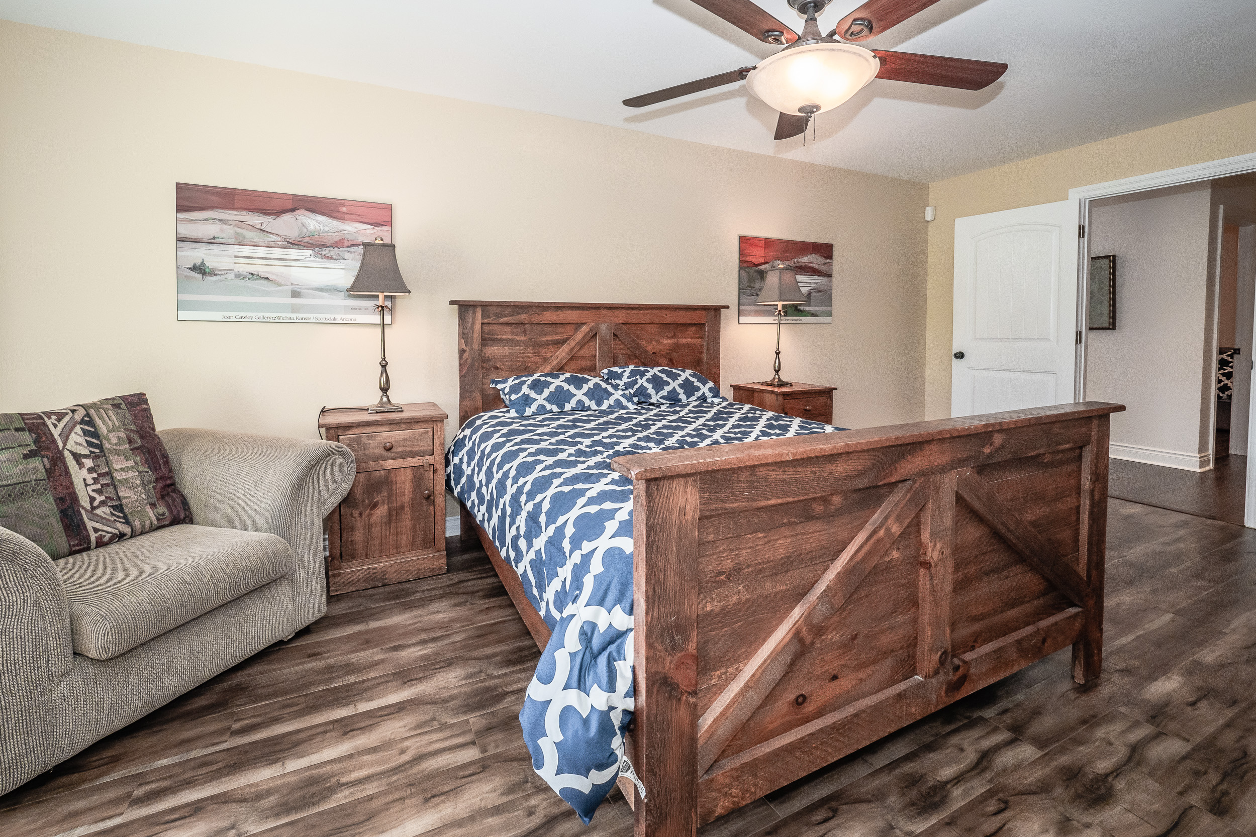 Beautiful 6 BEDROOM Muskoka Cottage Houses for Rent in Gravenhurst