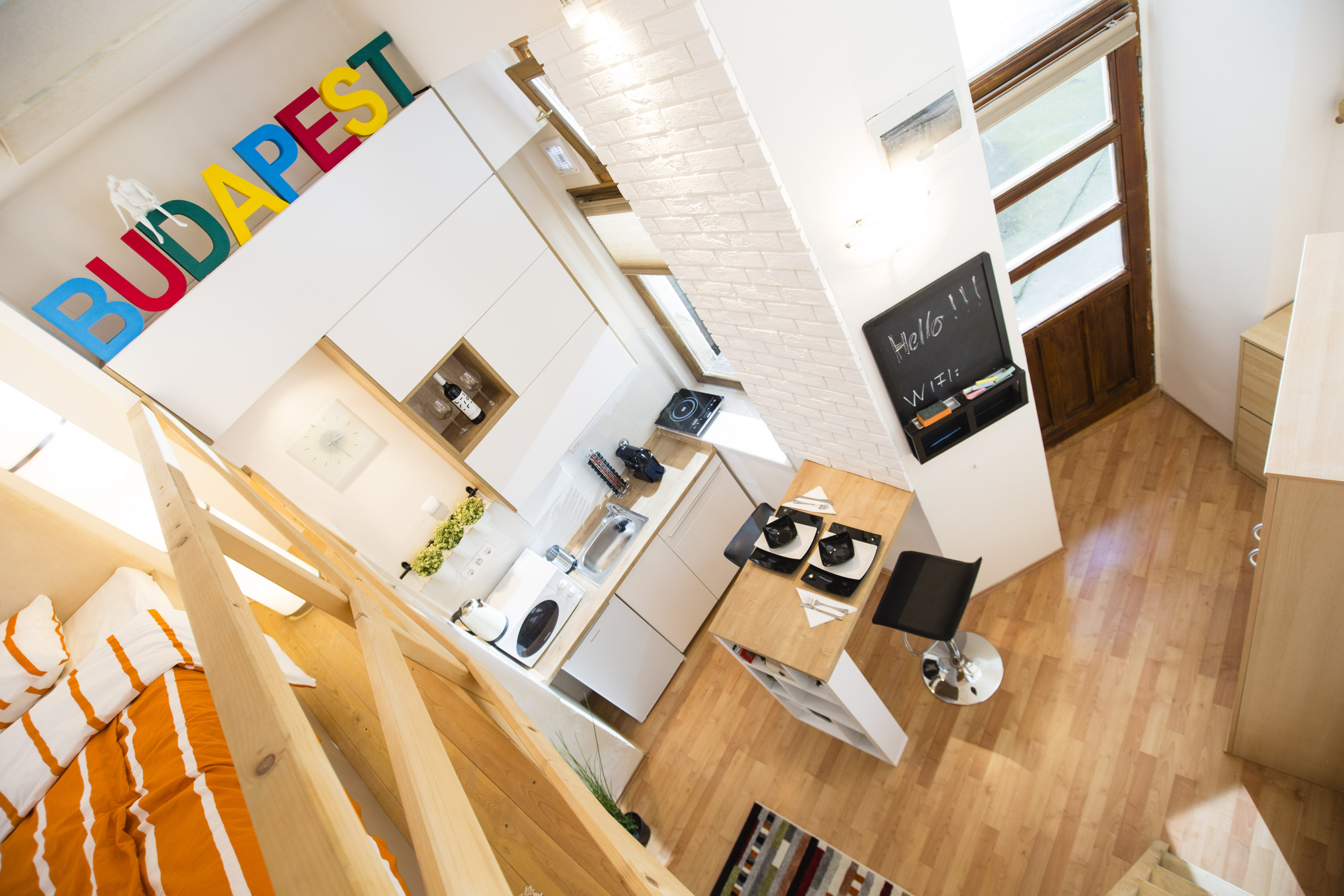 Well-equiped cozy flat, good transport facility