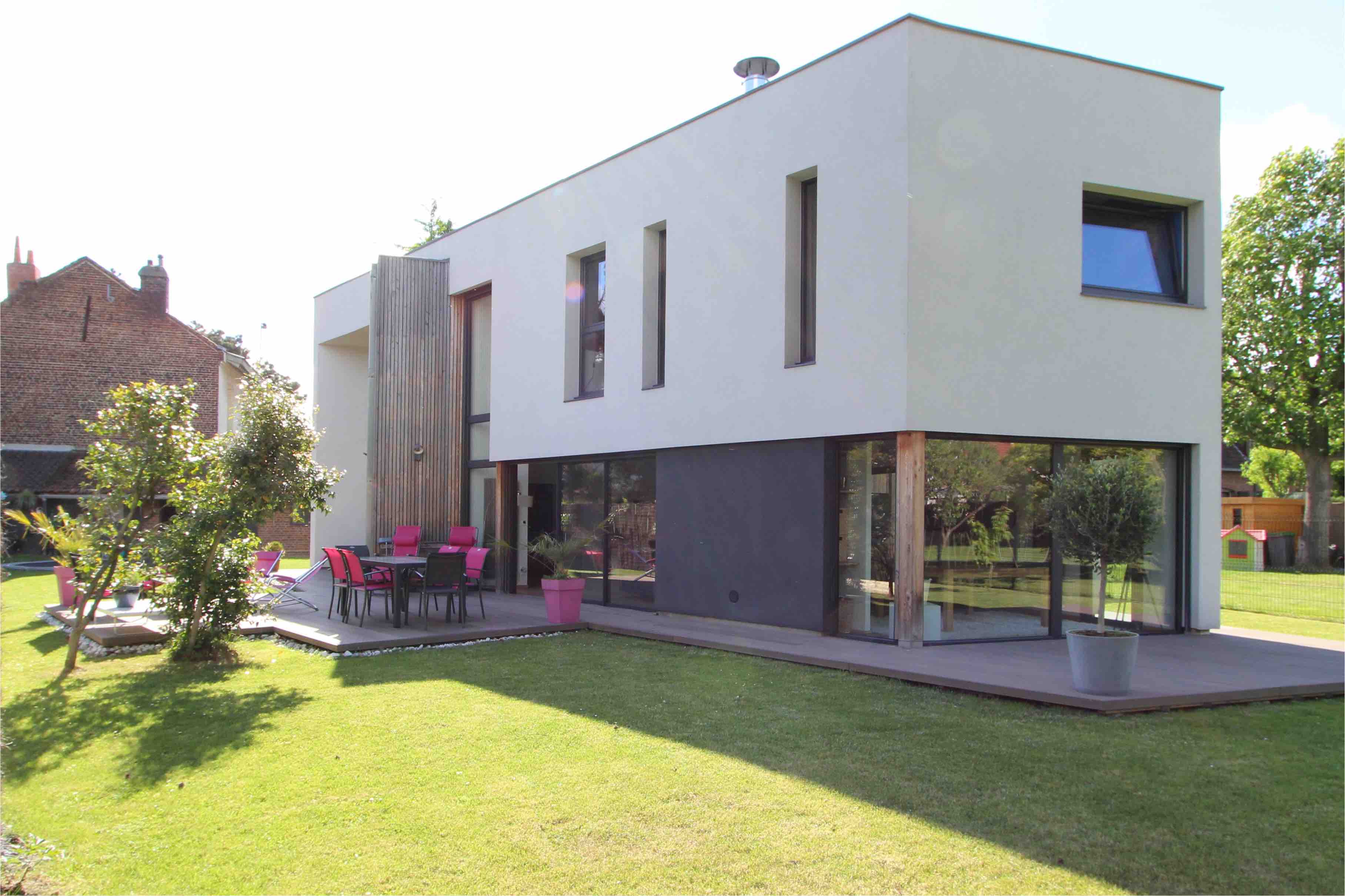 House within 10 minutes from JO 2024