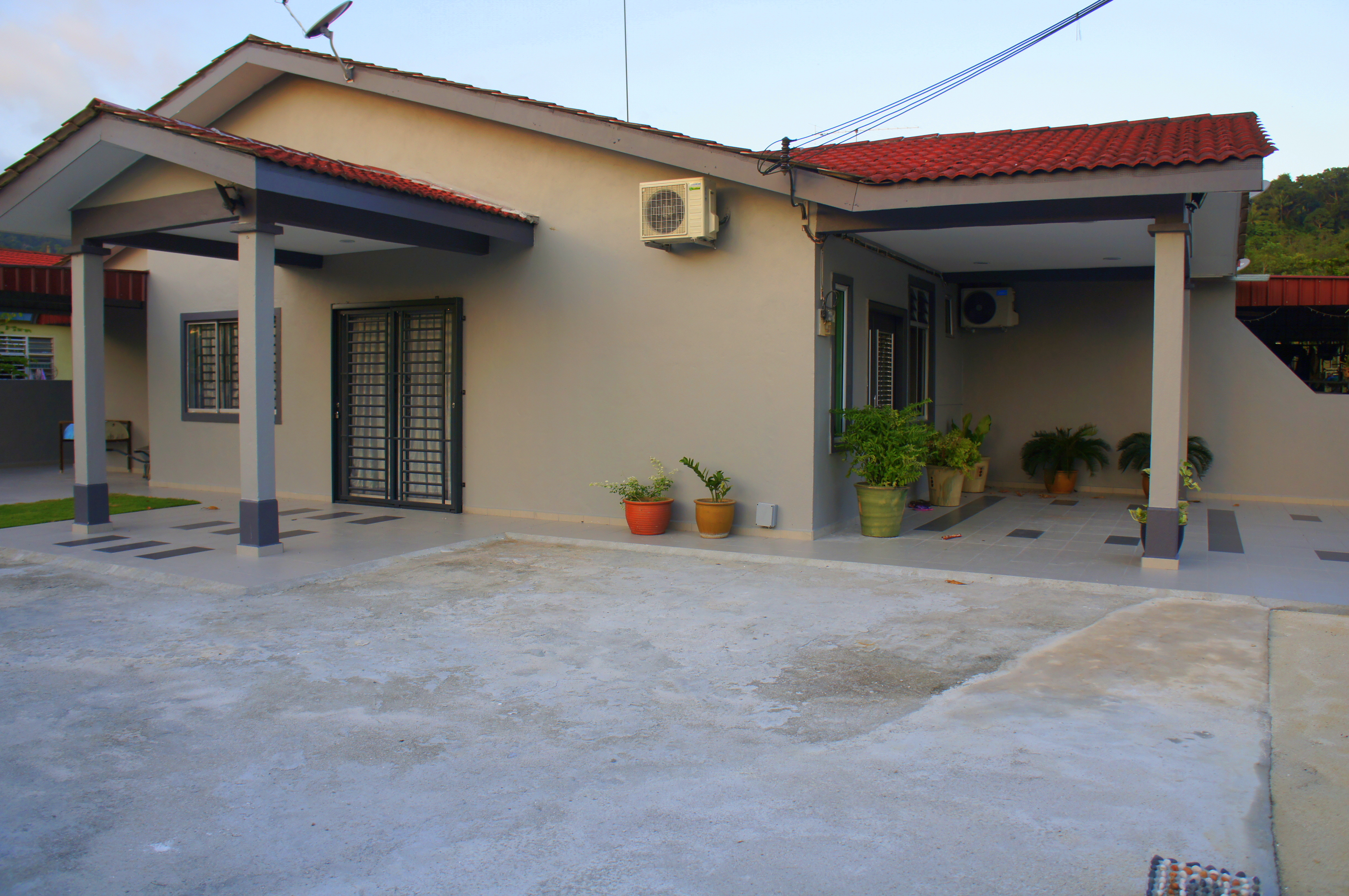 Homestay Taman Seri Impian, Kluang - Houses for Rent in Kluang
