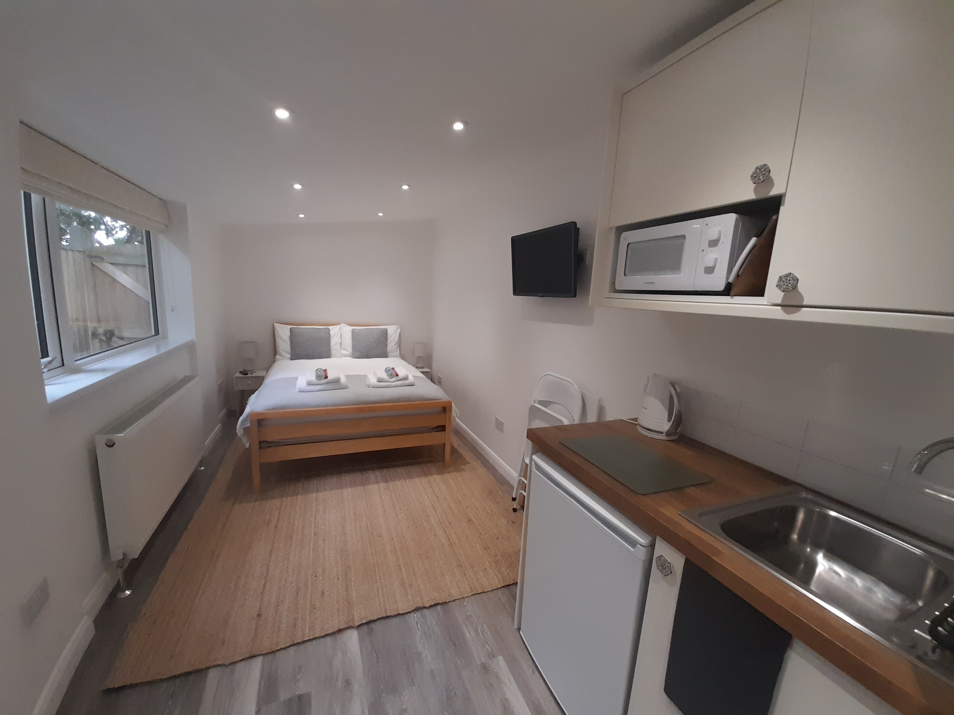 Private self-contained studio annexe in Shanklin
