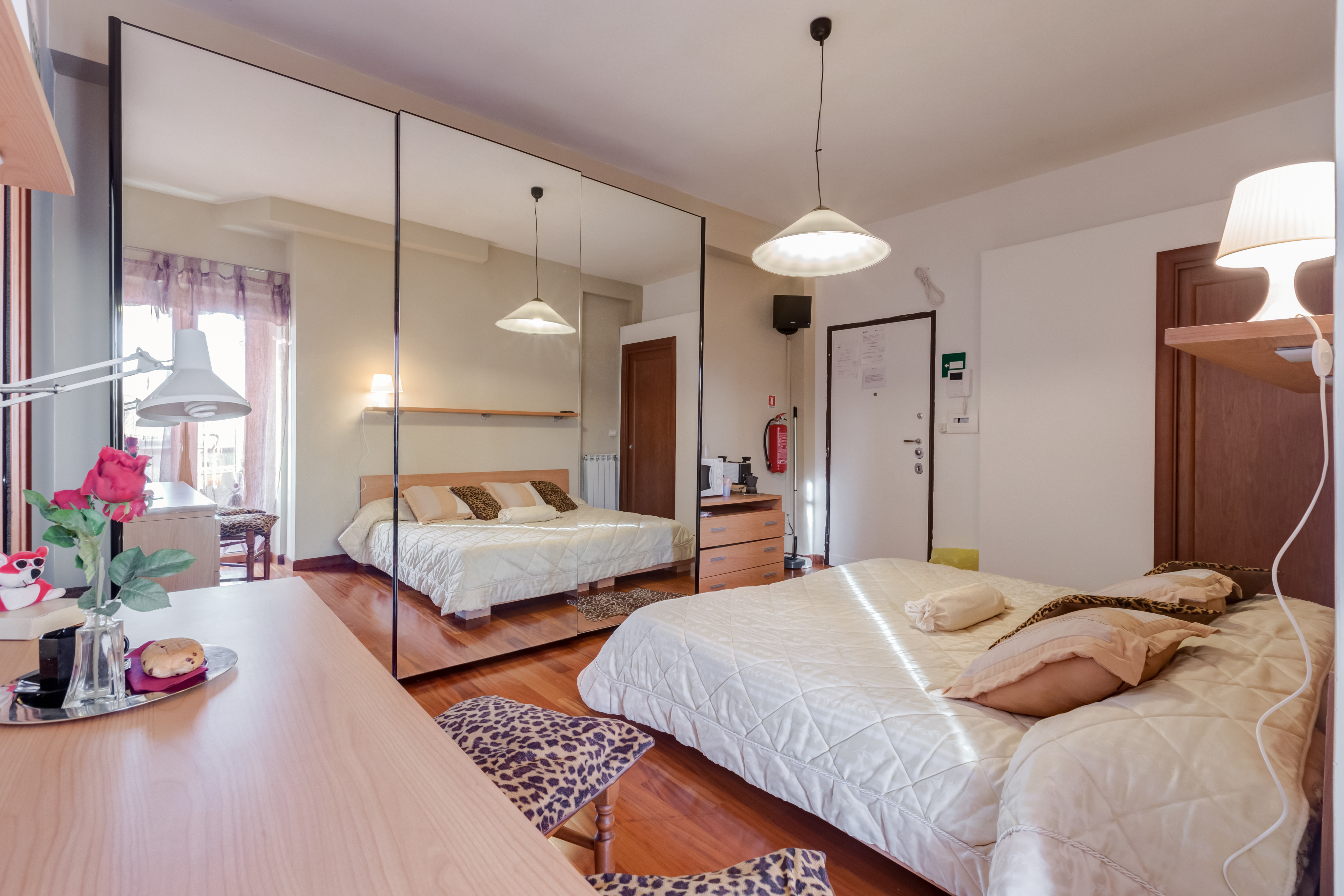 A warm nest with an independent entrance: