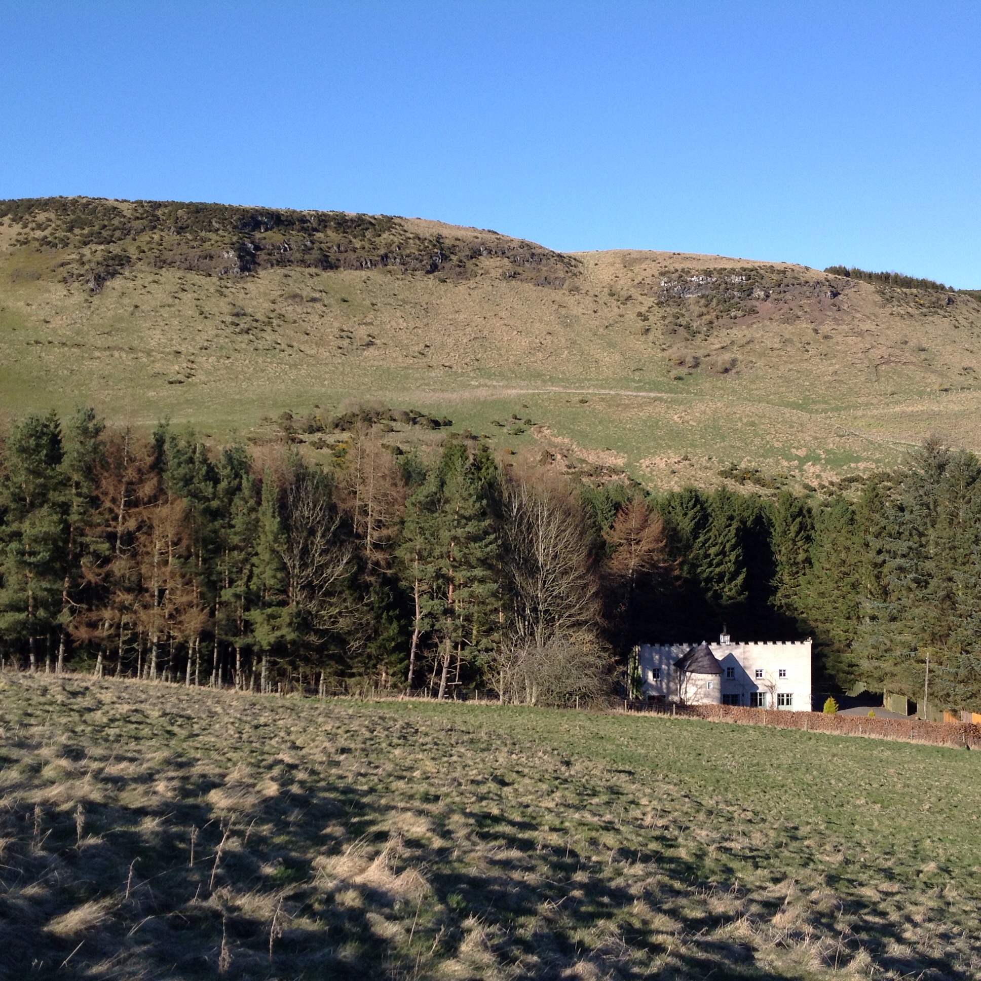 Country house in pretty small glen Houses for Rent in Rait, Scotland