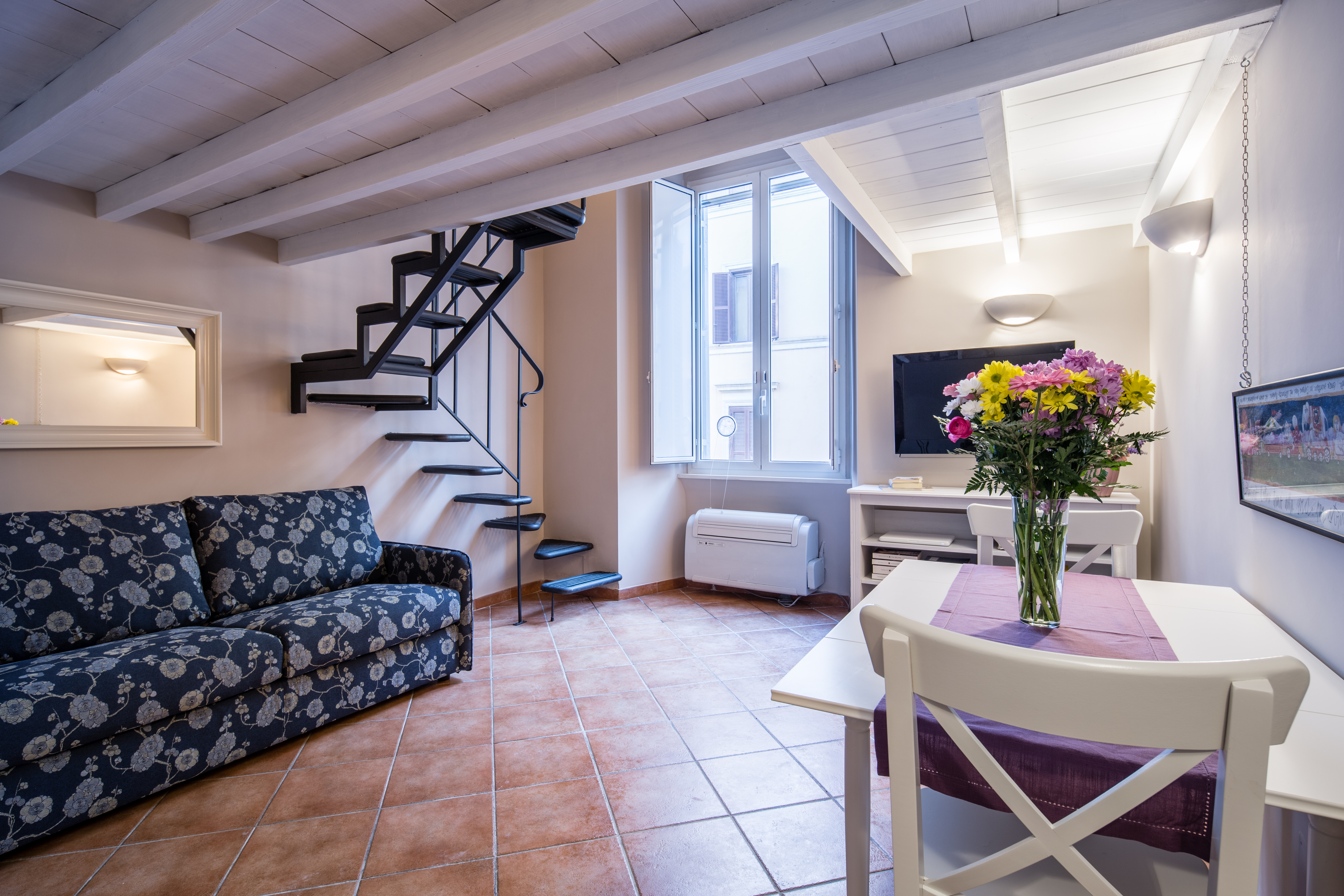 MAISON CELIMONTANA - Apartment near Colosseum