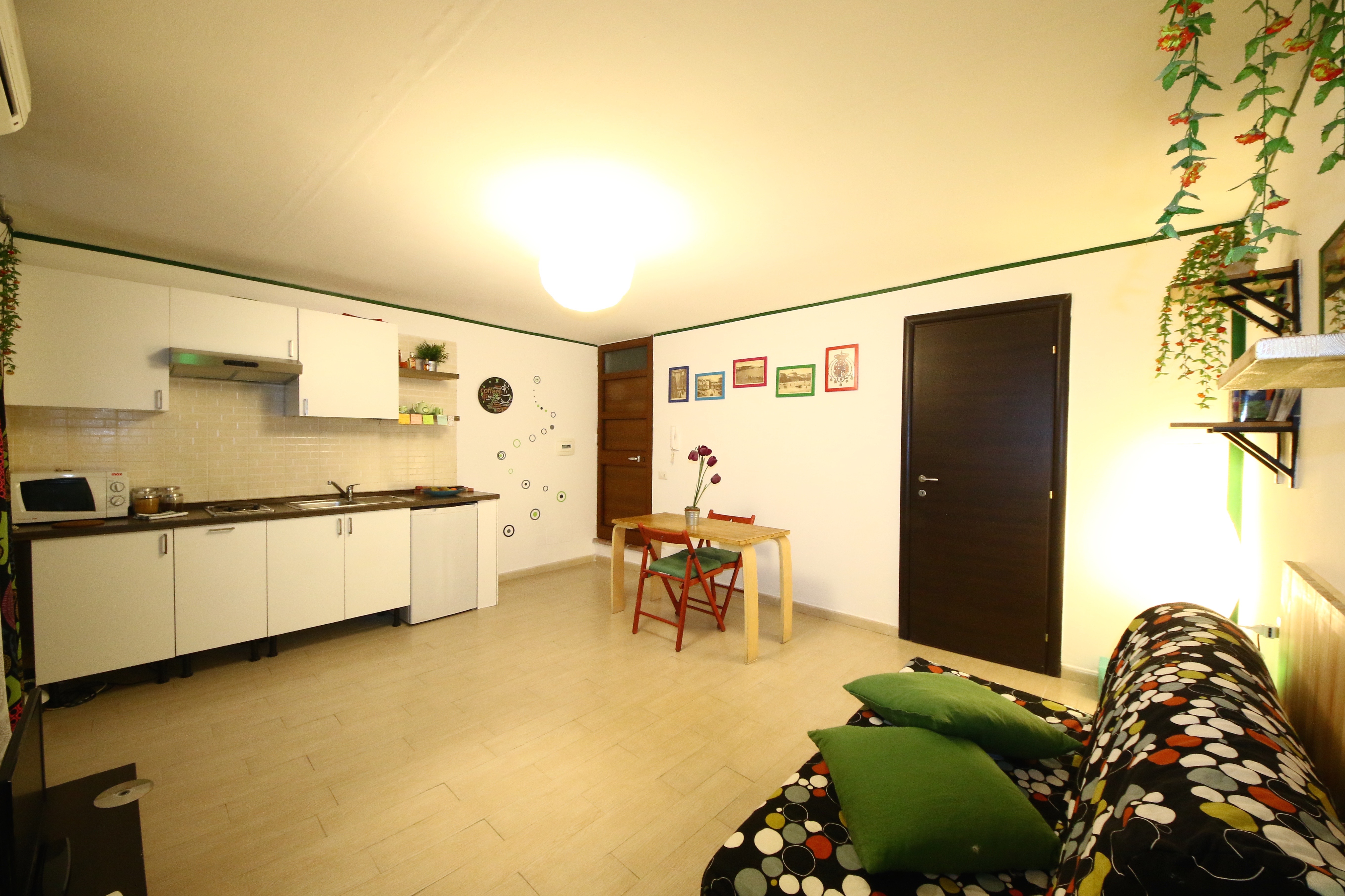 Residenza Maiorani green in Pendino, Naples