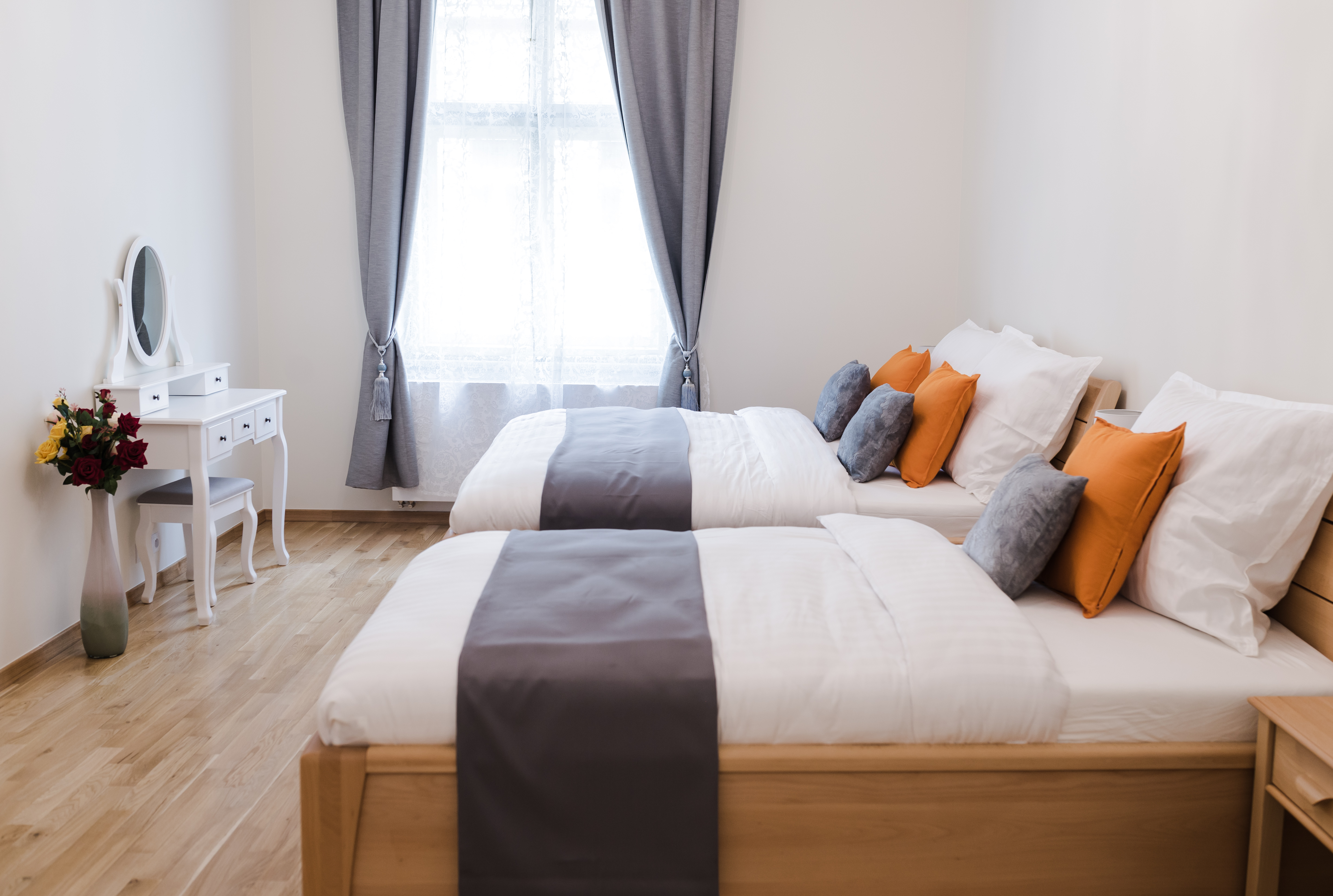 Gorgeous apt. in the city center with free parking