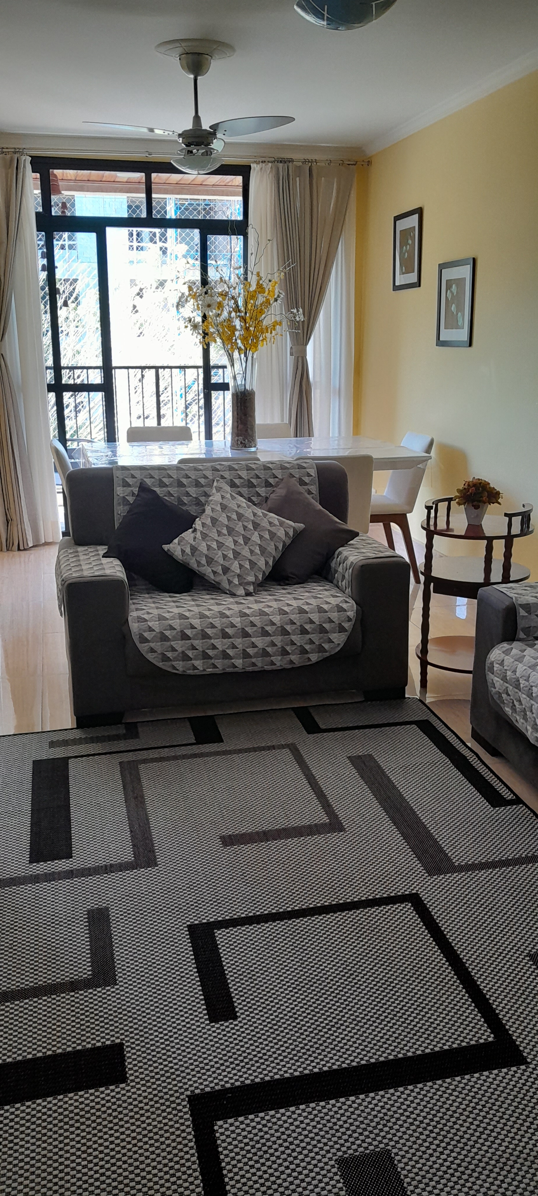 Cozy, airy, family friendly and safe apt.
