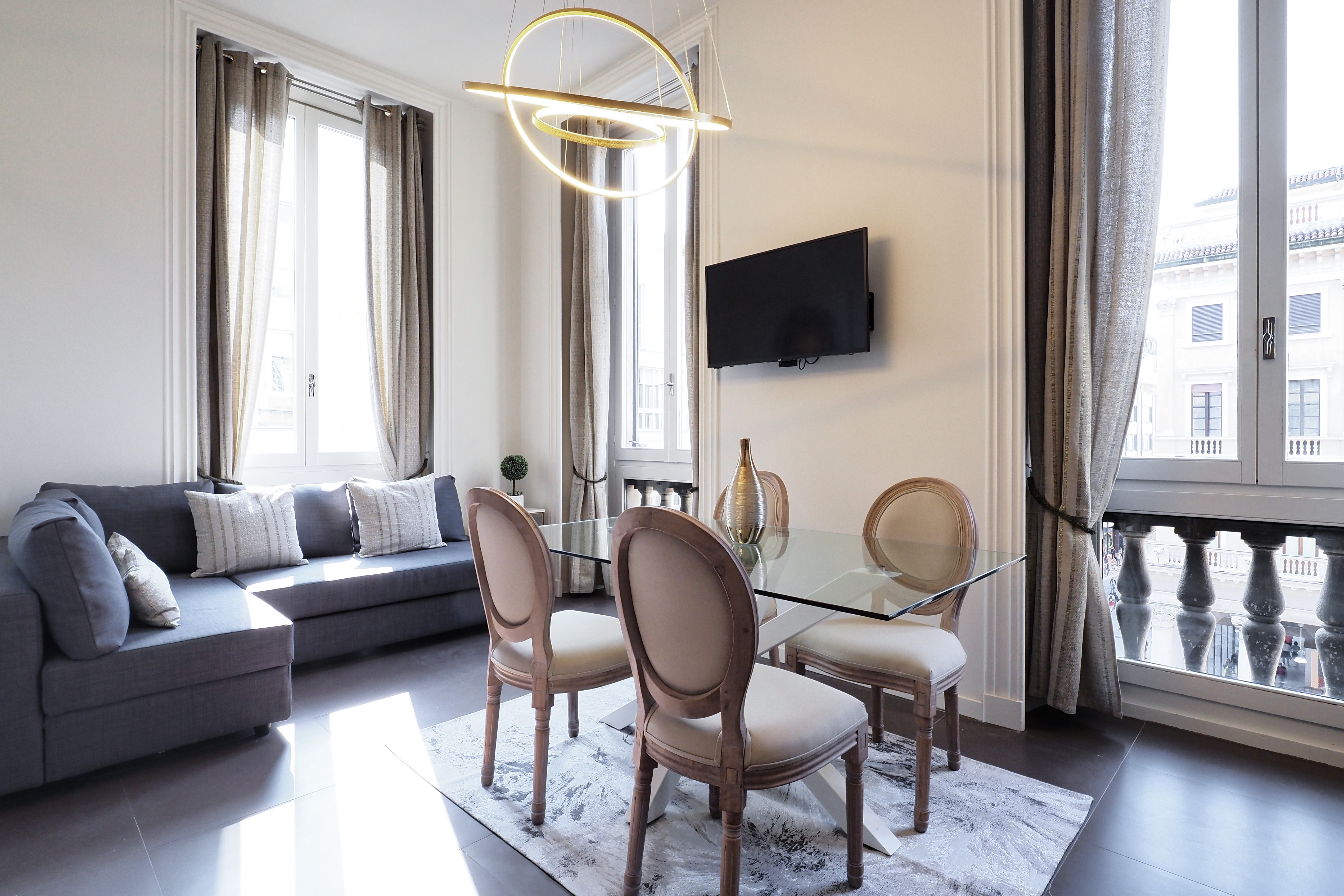 DUOMO Luxury in Prestigious Building Diamond