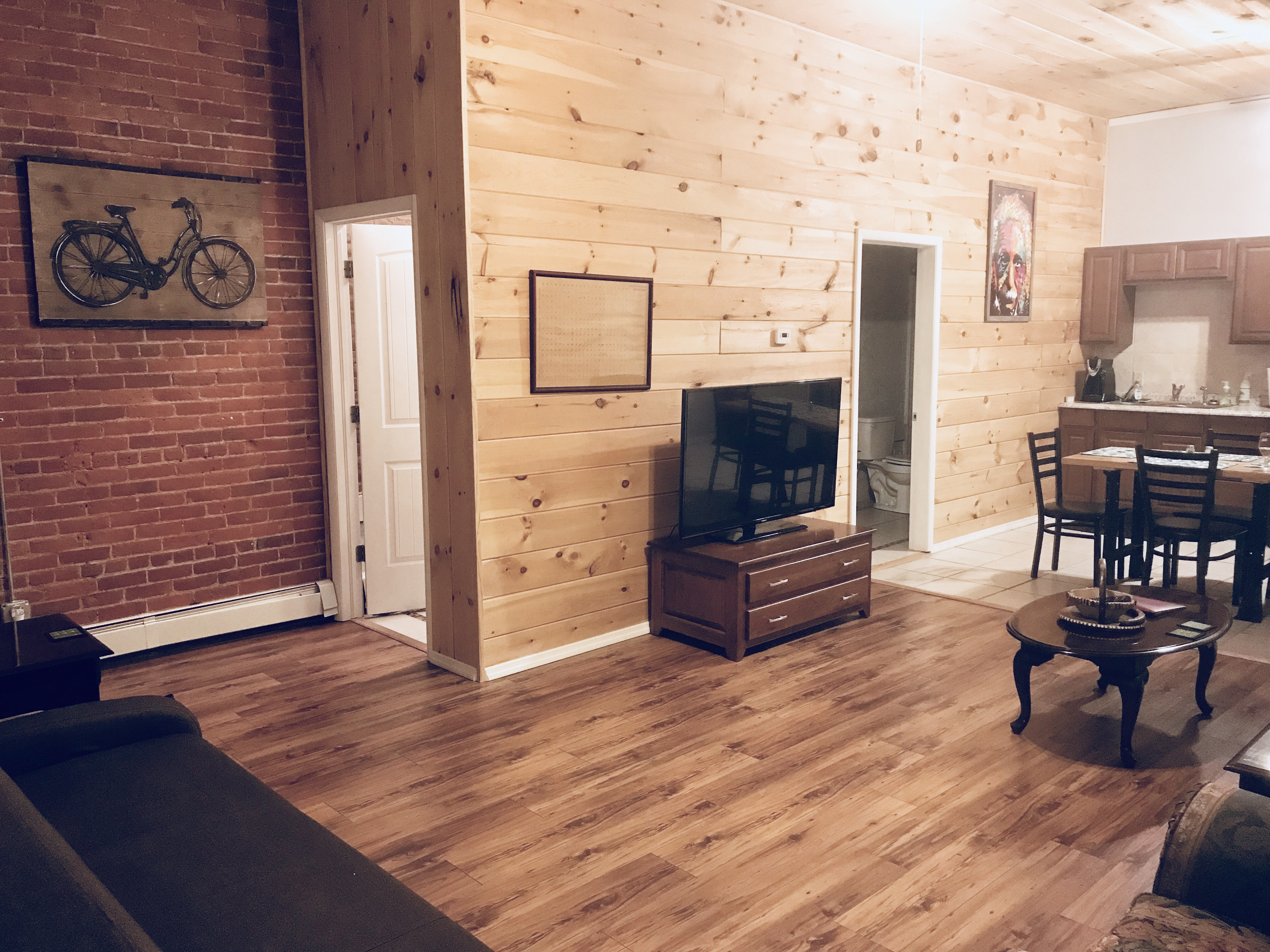 Spacious 2-bedroom Loft in City Center
