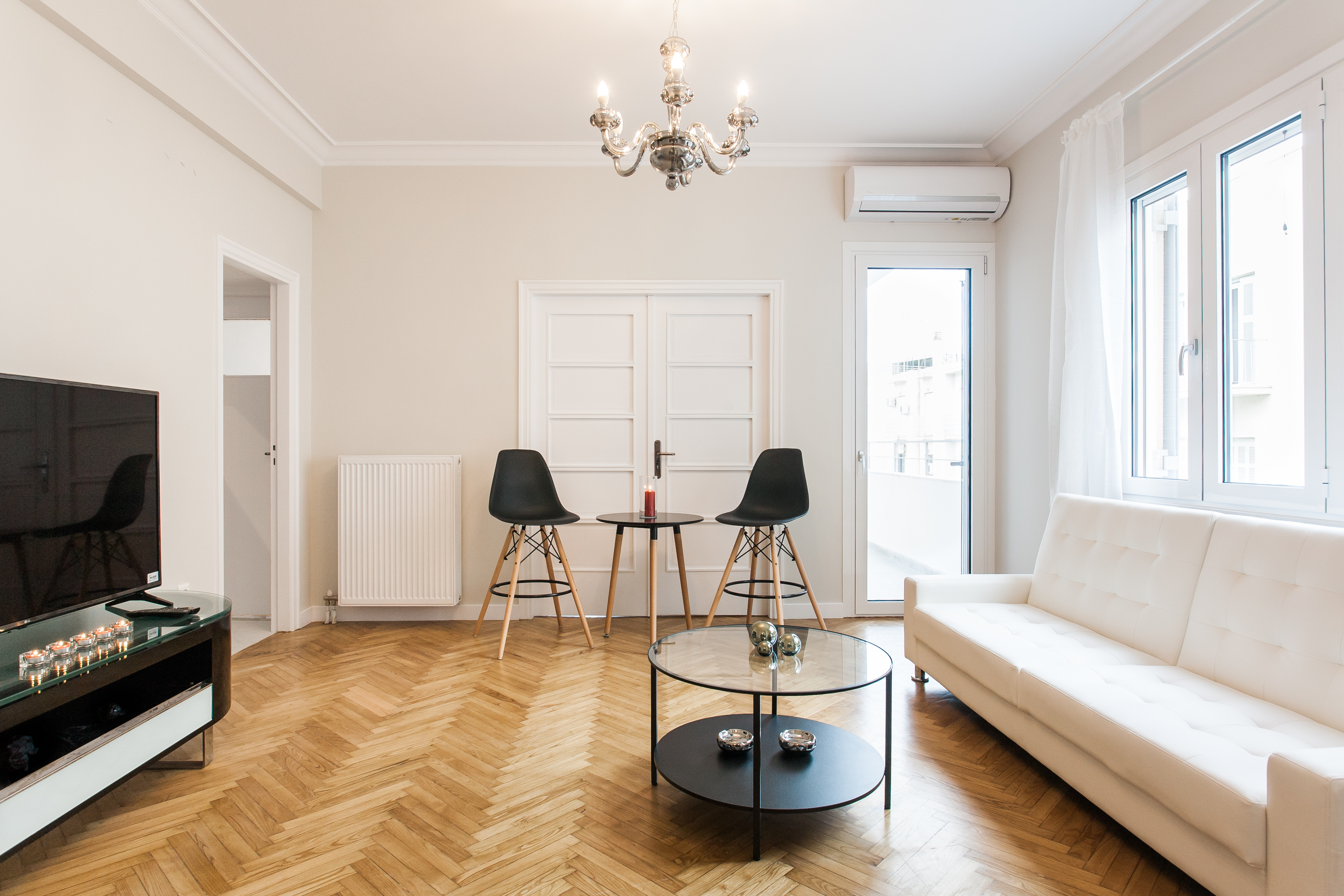 HighEnd 2bdr Apt in Plaka(+Netflix) -50mbps wifi-