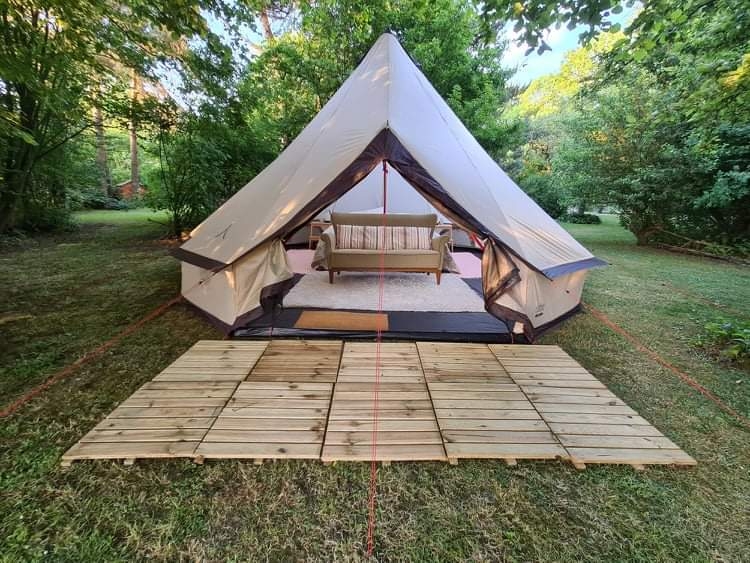 Glamping in Stenhuggerens garden in the heart of Bornholm.