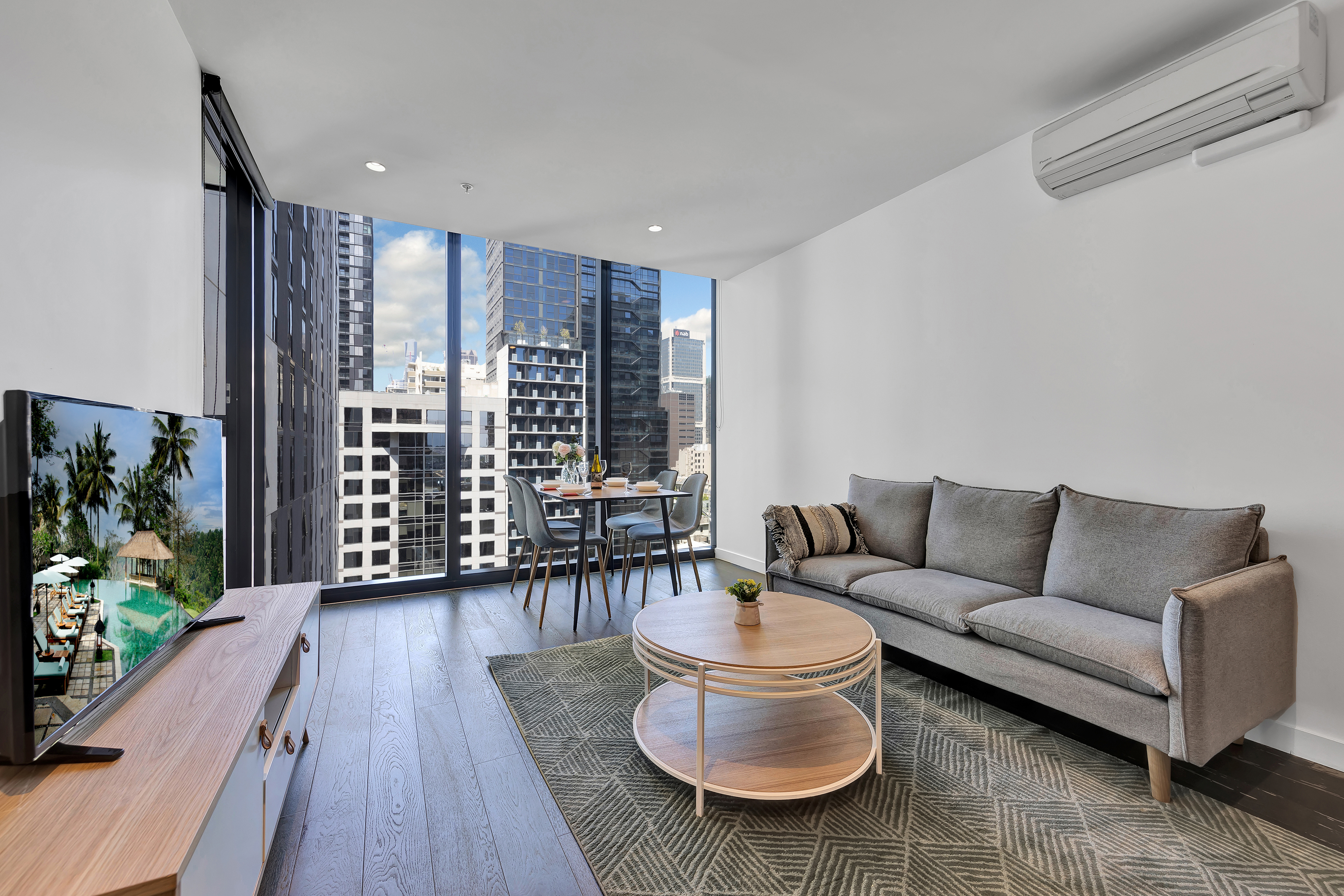 Eq Tower 1br Apt Cbd Melbourne Central 1 Flats For Rent In Melbourne Victoria Australia