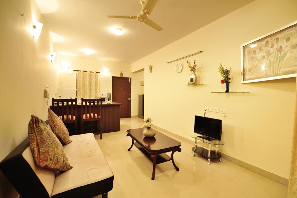 1BR LUXURY APARTMENT w POOL & GYM nr Baga Beach