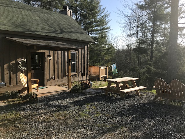 Lone Pine Lodging Mountain Cabin