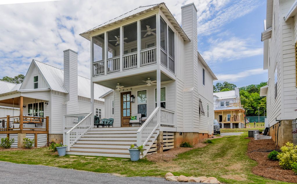 Enjoy Life at River Rocks Plantation Houses for Rent in Guntersville
