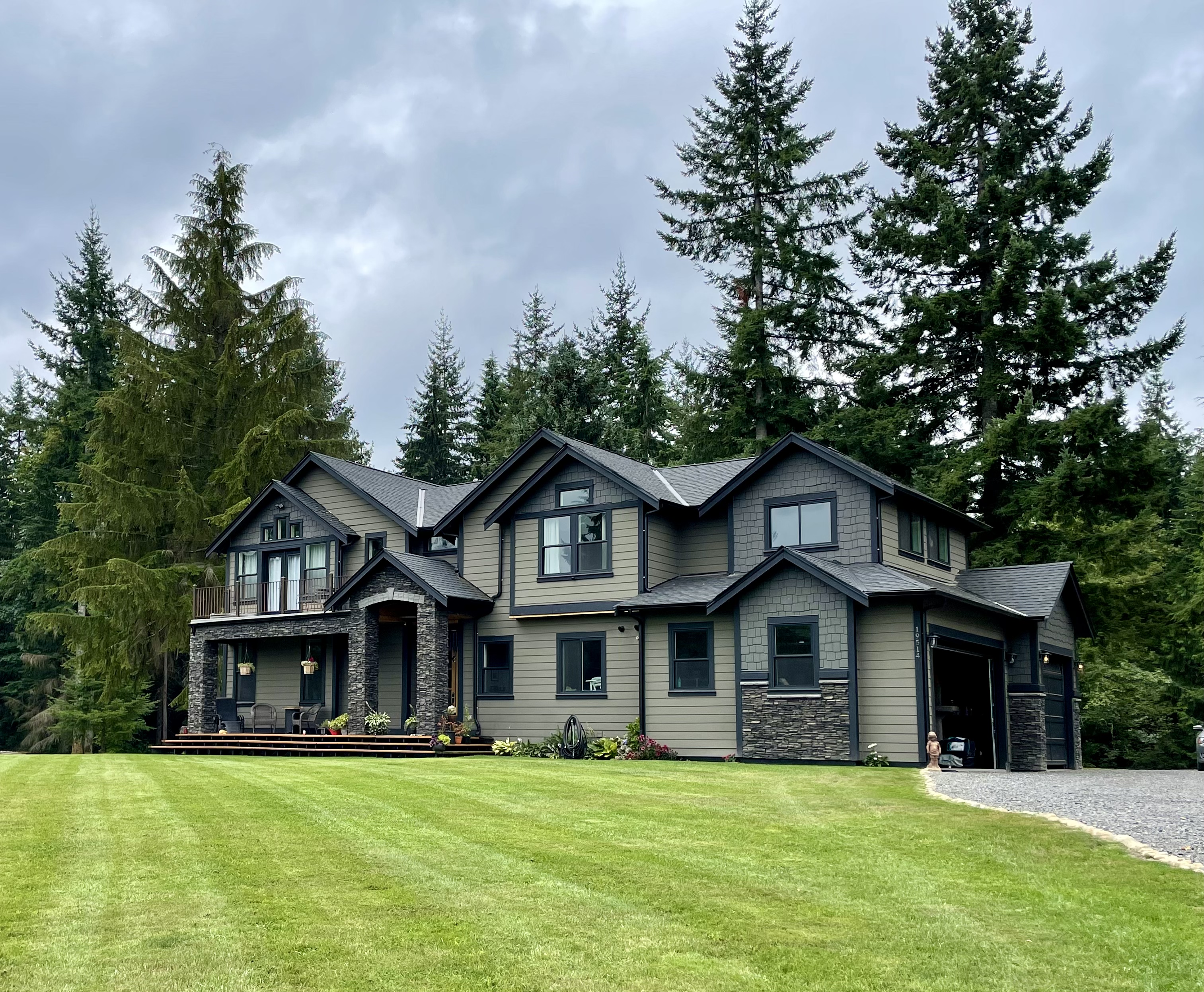 Large Custom Home with a Hot Tub & Spa on 80 acres