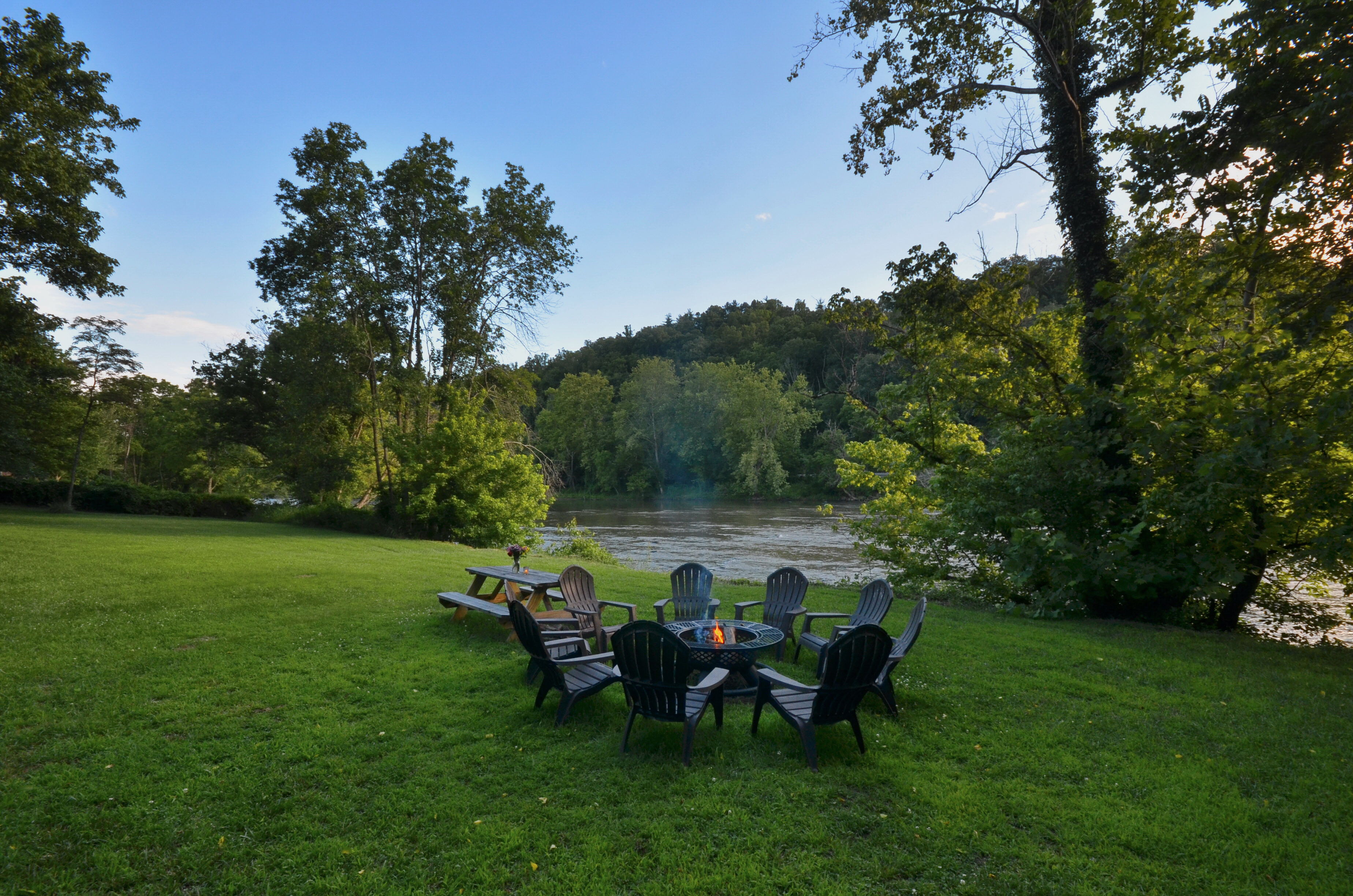 RIVERFRONT on French Broad! Minutes to Asheville