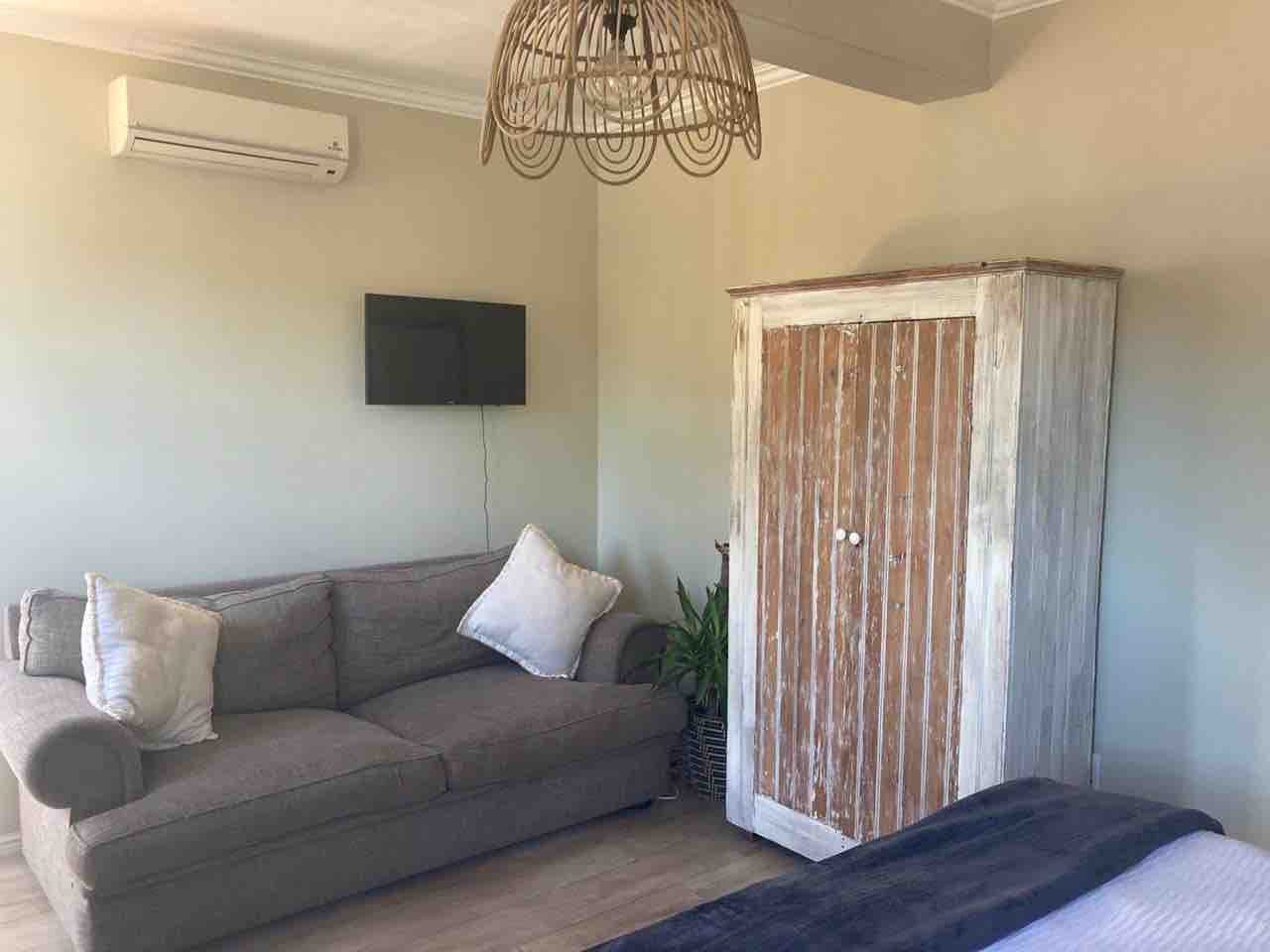 Newly renovated Durban North Studio room Guest suites for Rent in