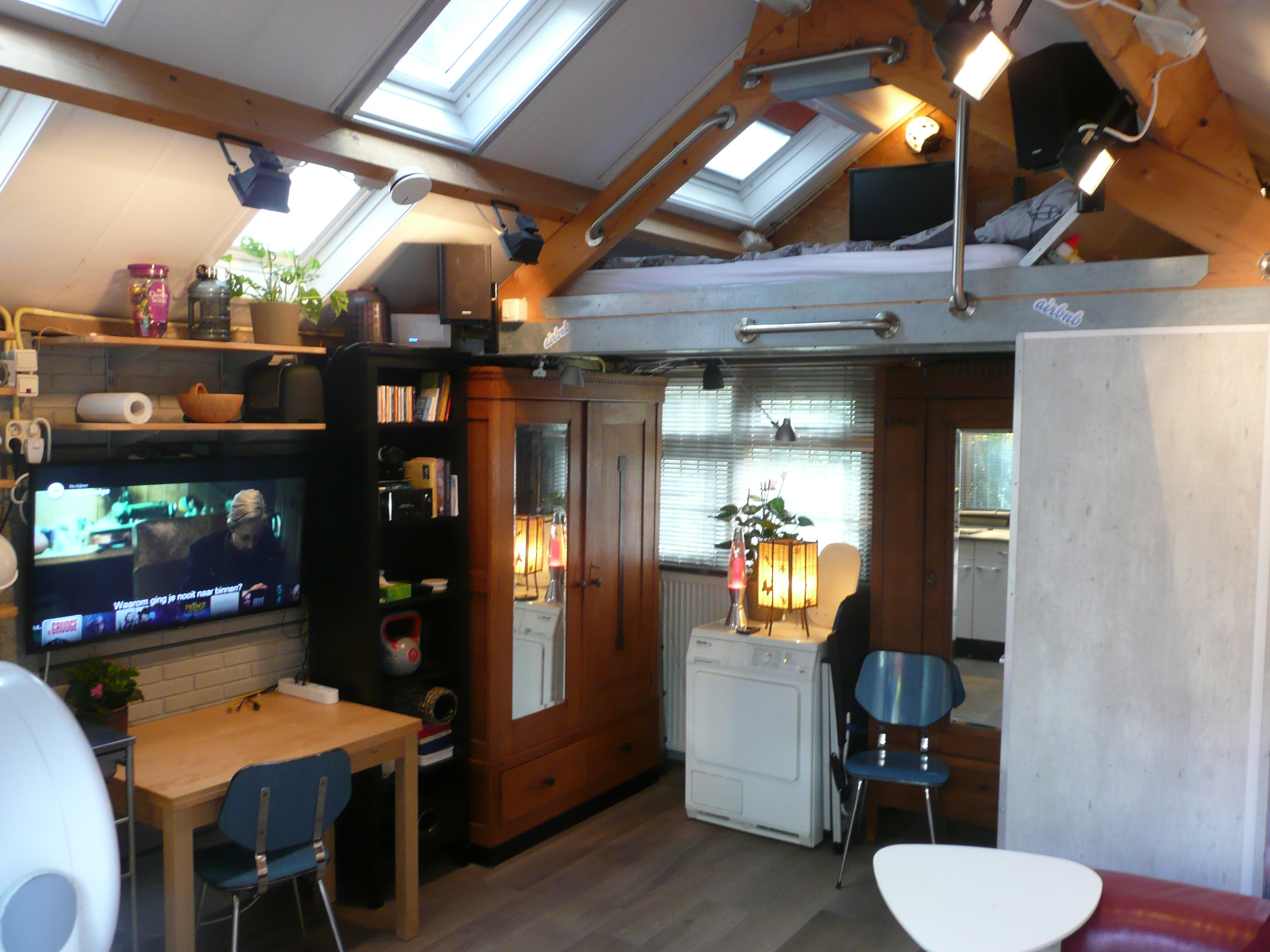 Hague City Center Tiny Studio House + Bike — The Hague stay