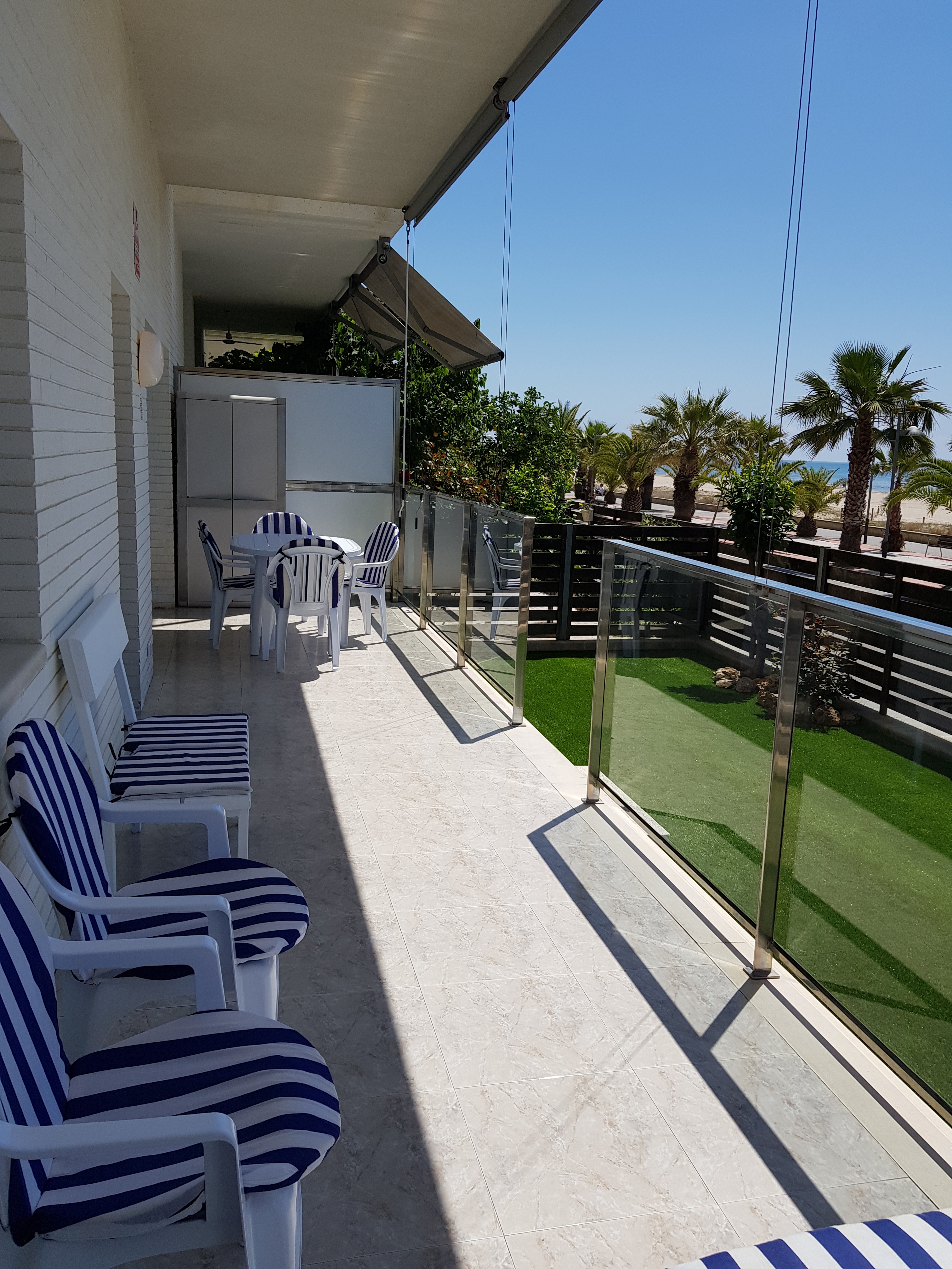 Nice, with terrace and garden infront of the sea.