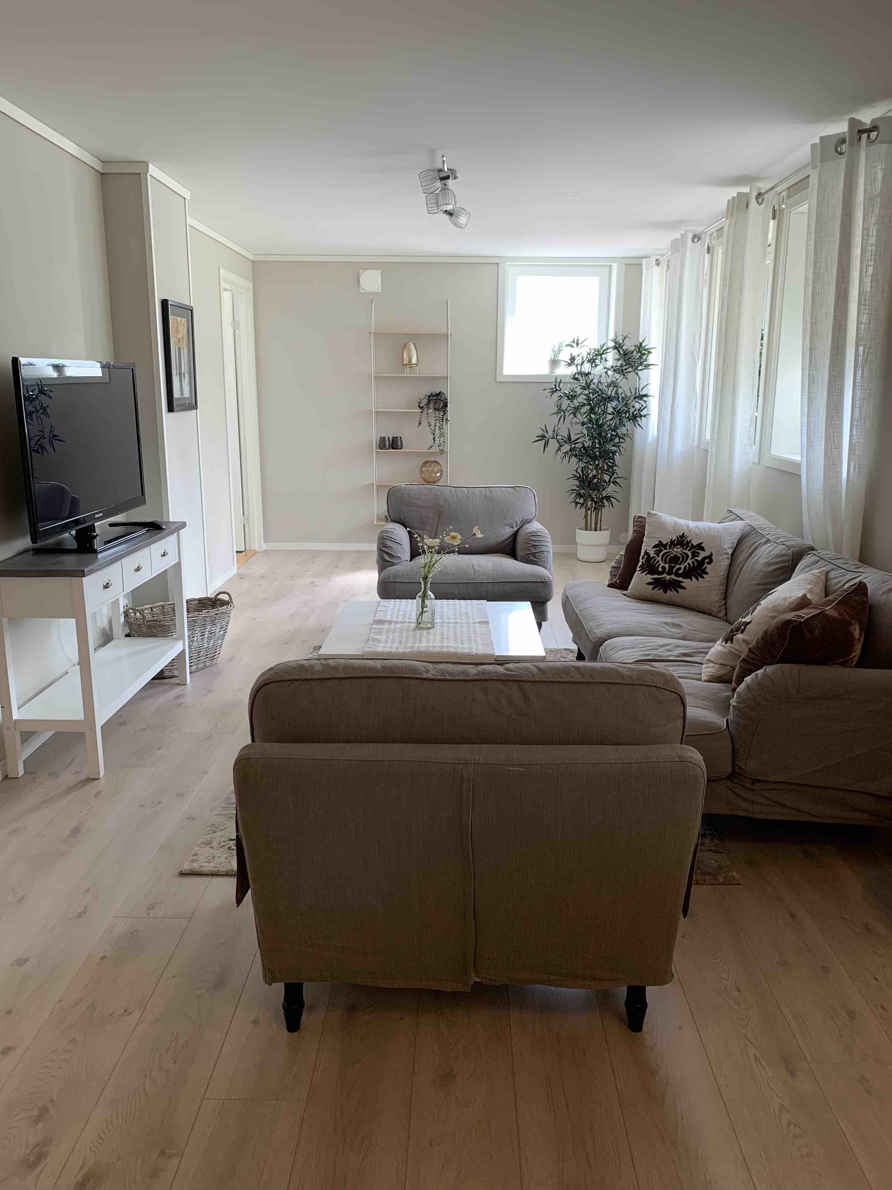 Apartment w/3 bedrooms + parking
