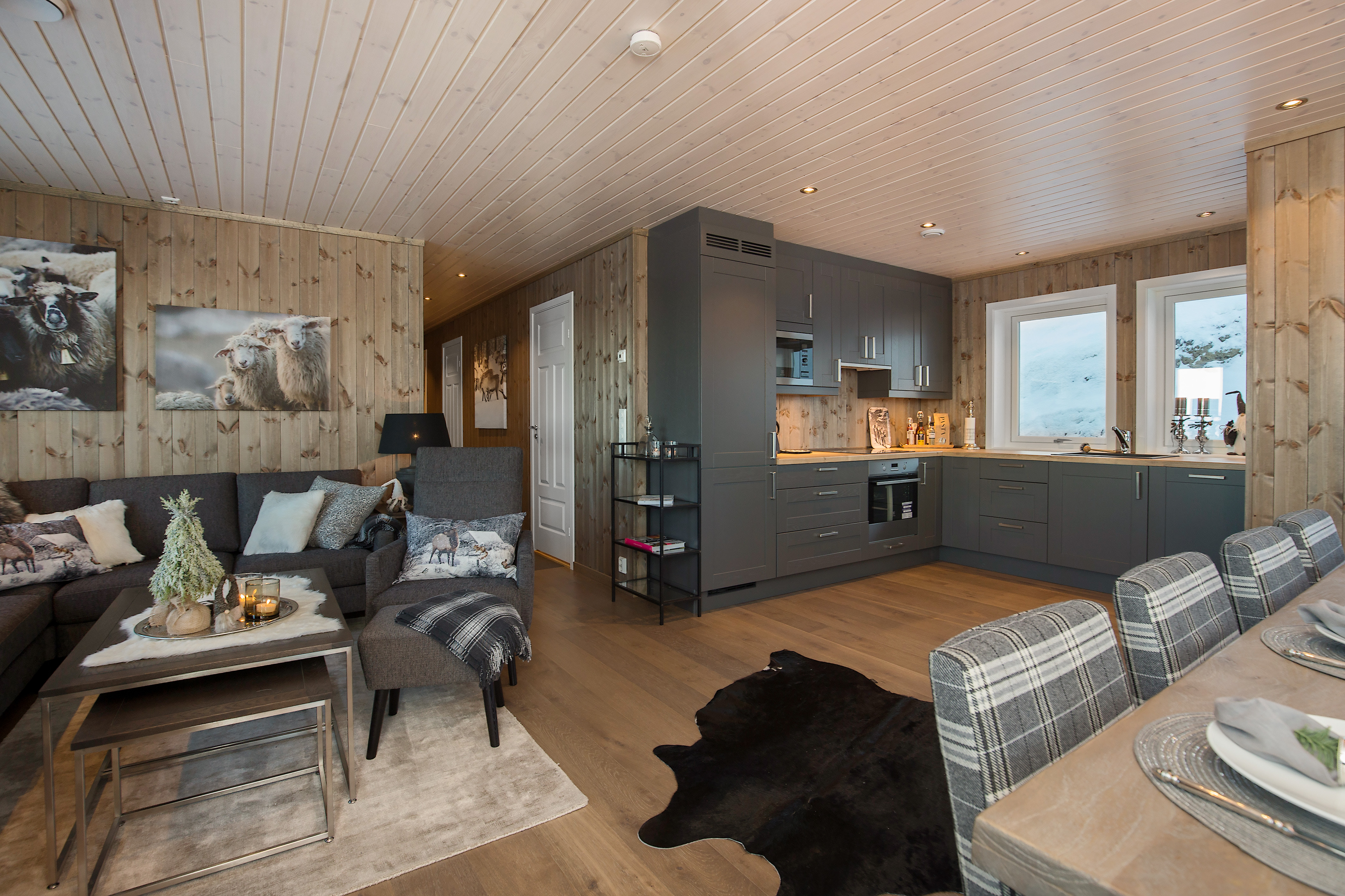 Ski in/ski out. Wake up in the ski slope.