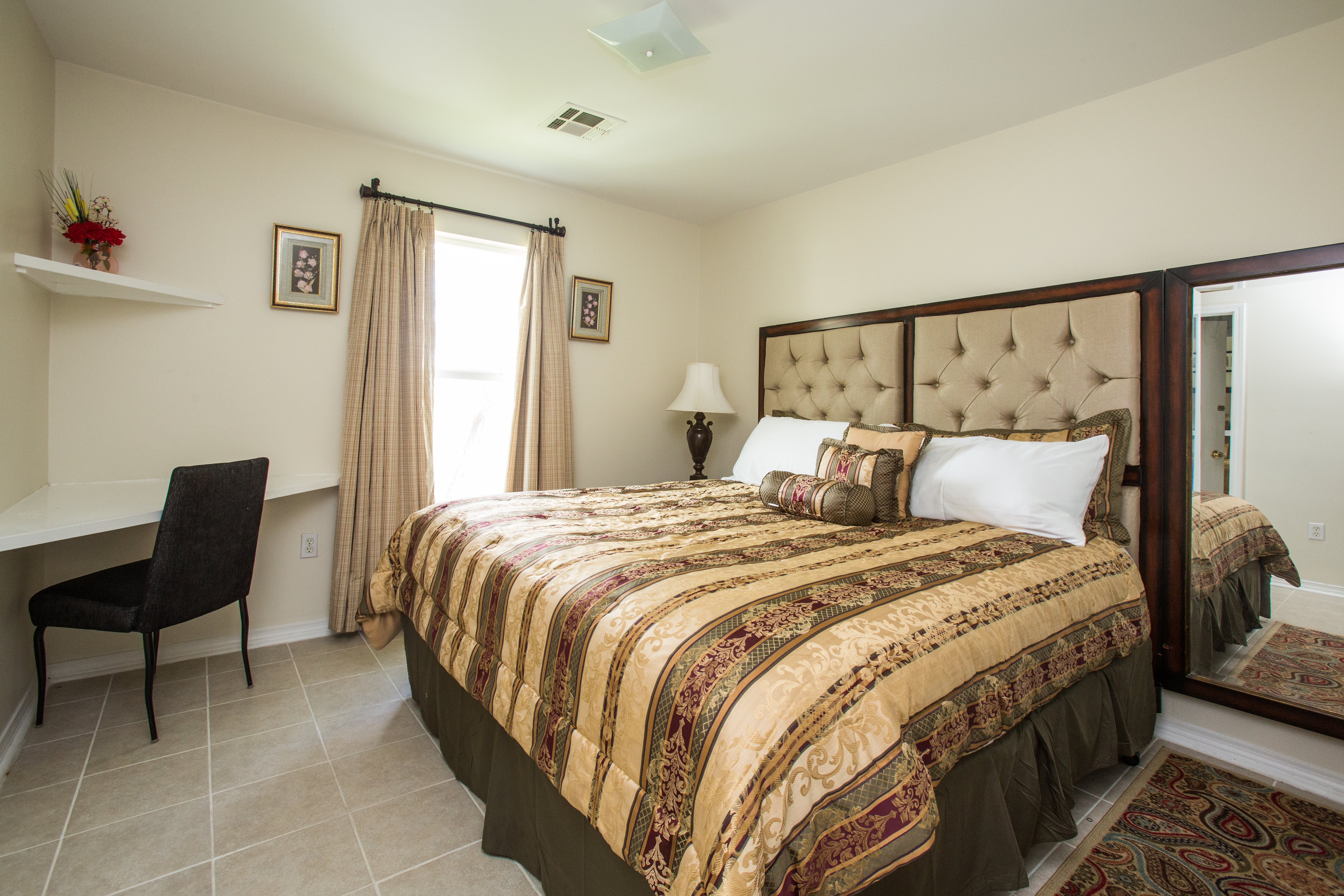 Cozy Clean Safe 3Bdr/2Bth 2nd Floor in Lake Terrace & Oaks, New Orleans