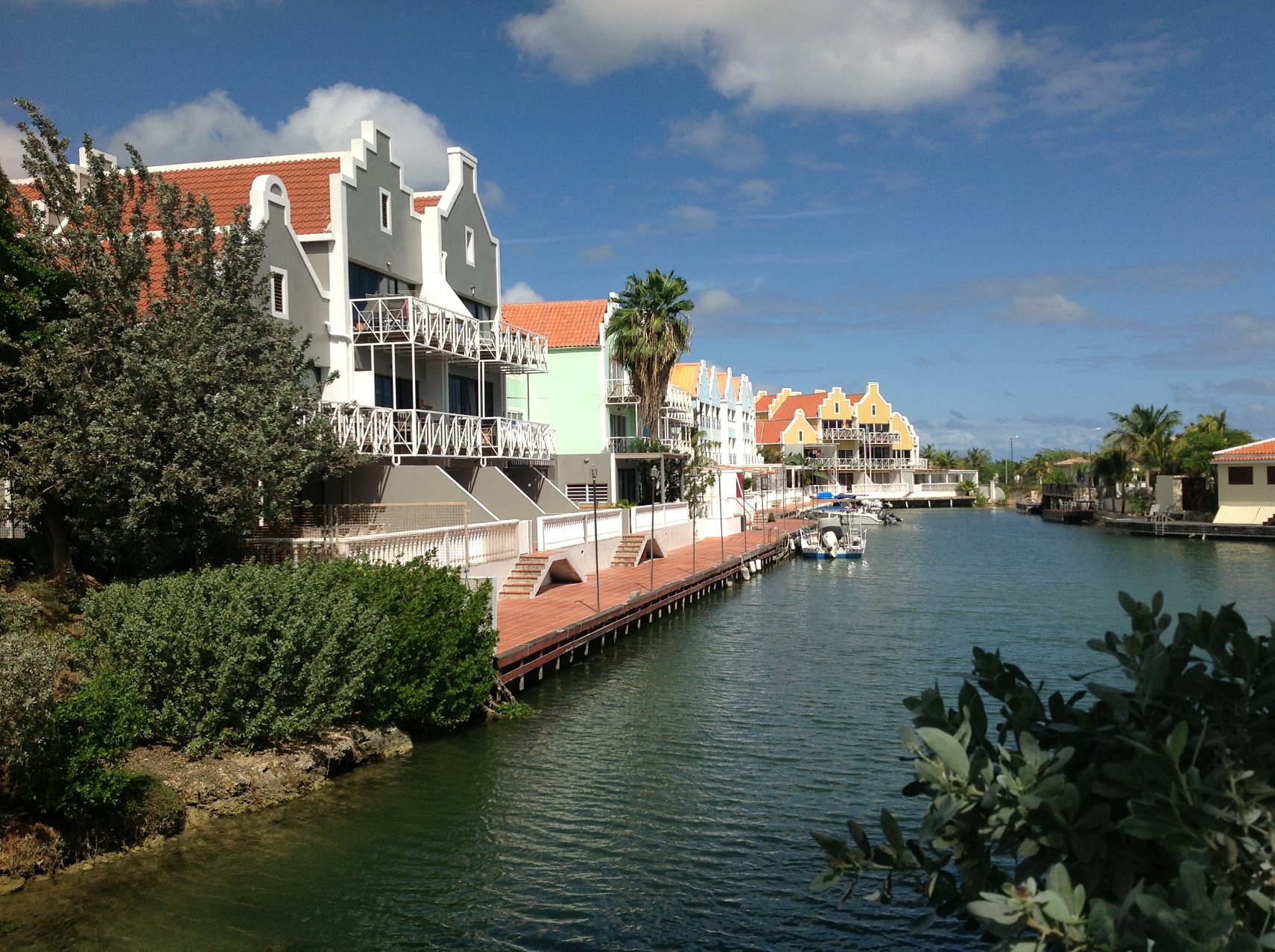 Caribbean court waterfront apartment topfloor
