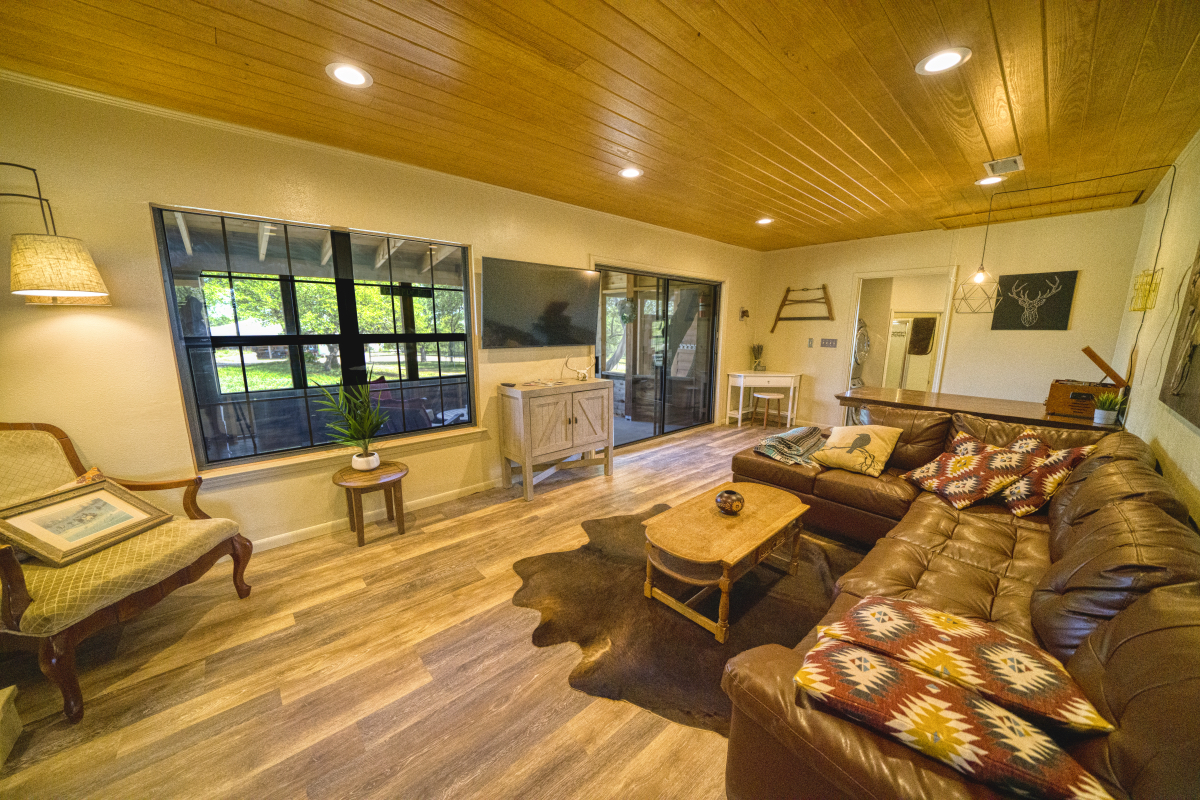 Cute, Rustic Barndo Bunkhouse w/ Dog (or Kid) Run! Houses for Rent in