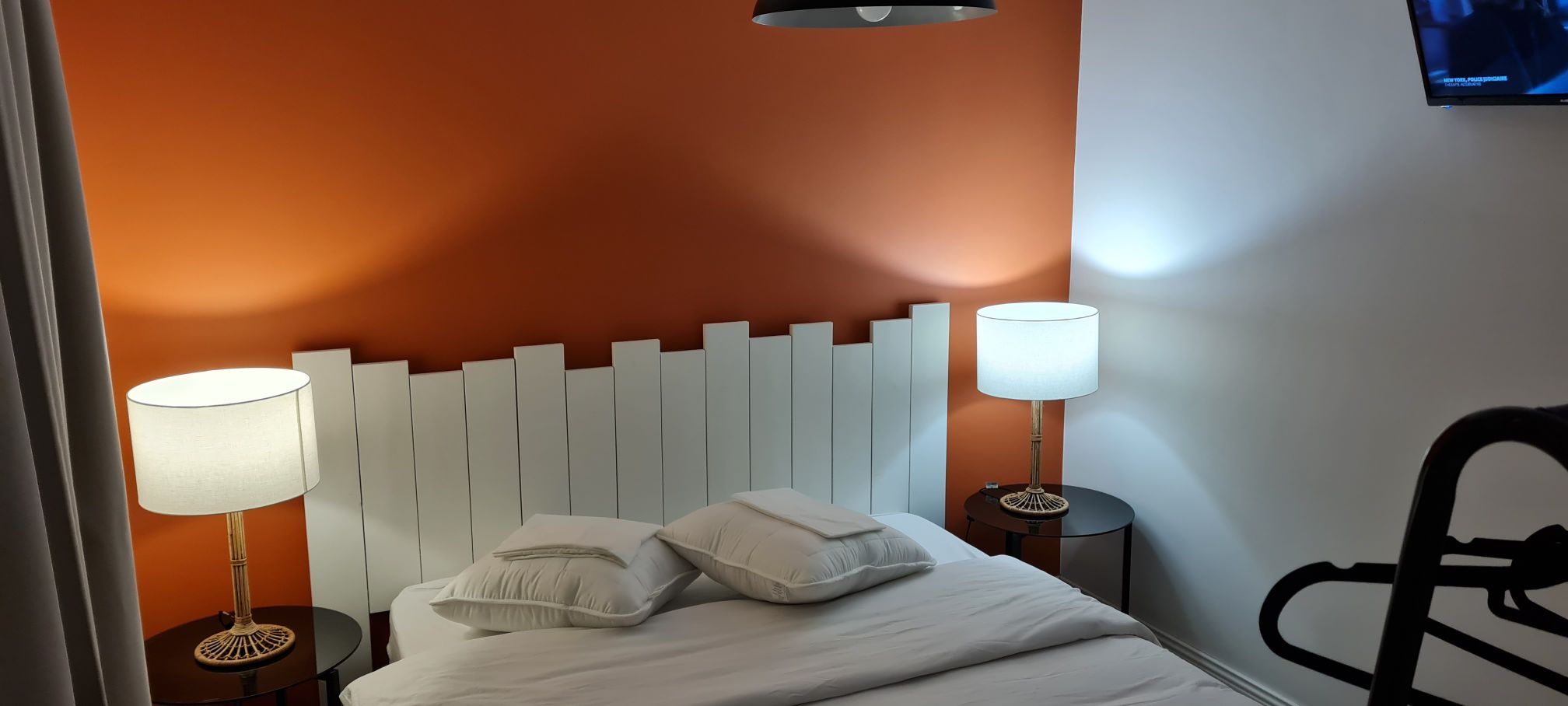 2 bedroom apartment, 2 private shower rooms