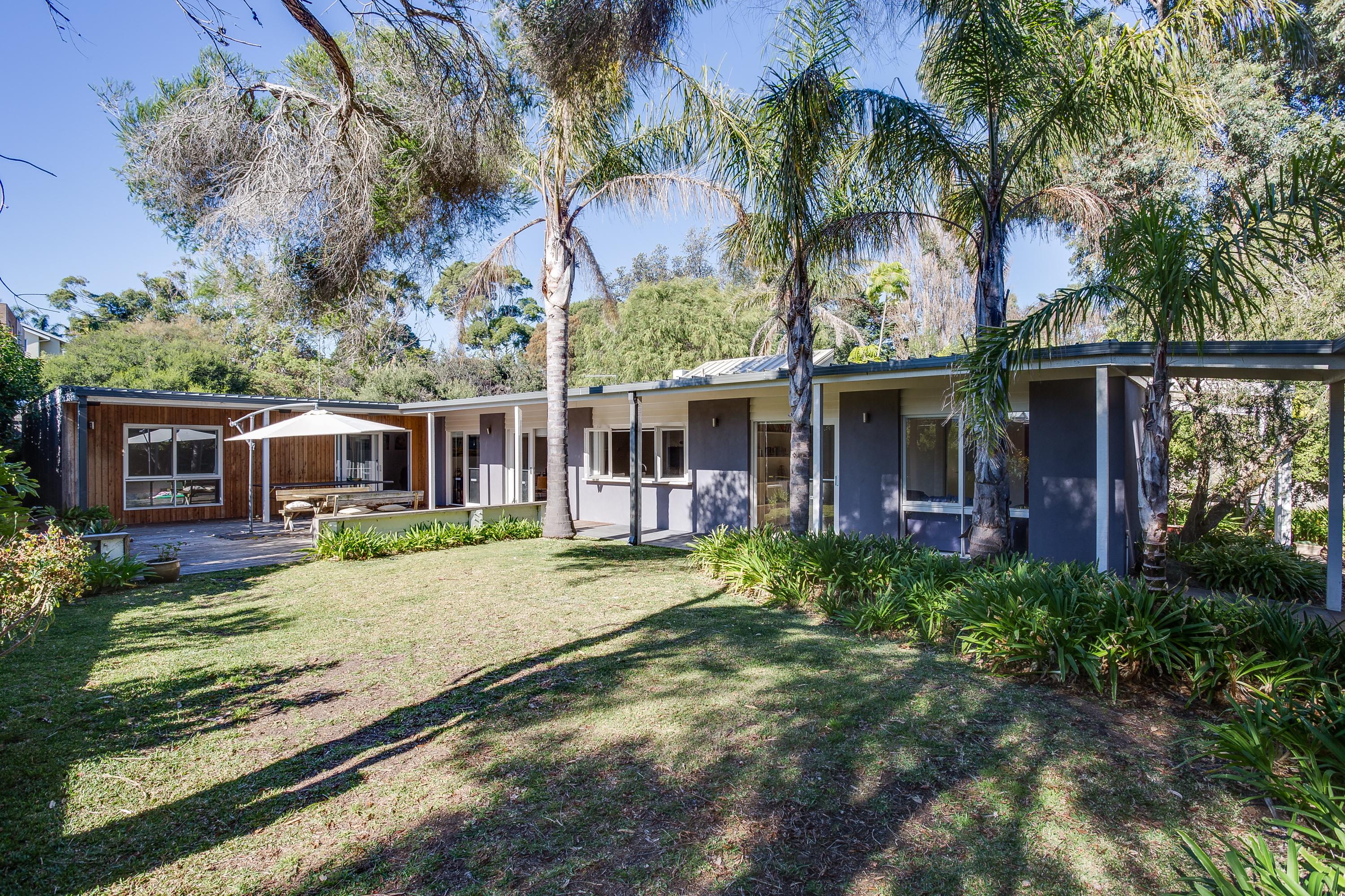 Portsea Place - 200m to beach. 1 Night Free!*
