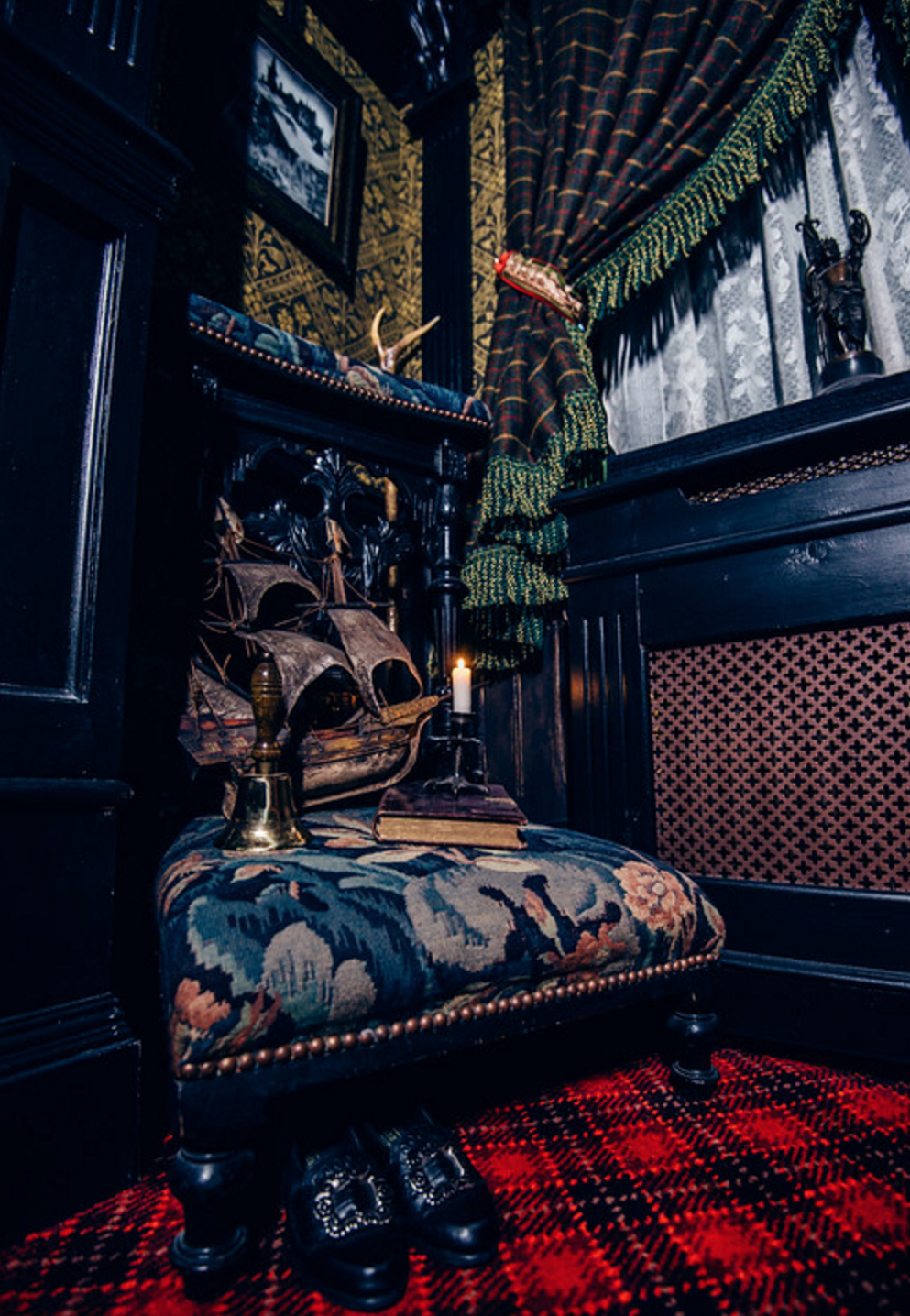 The Haunted Bedroom at Talliston Houses for Rent in Great Dunmow