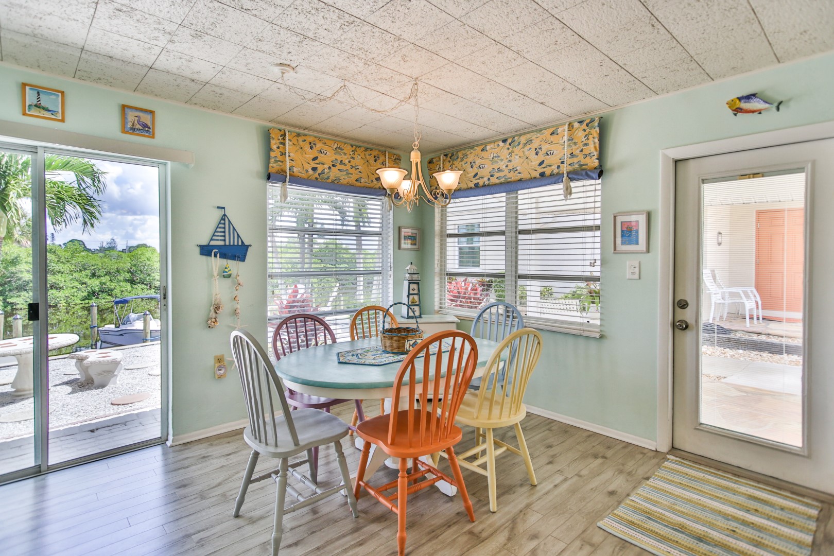 Casey Key cottage-steps from private beach.
