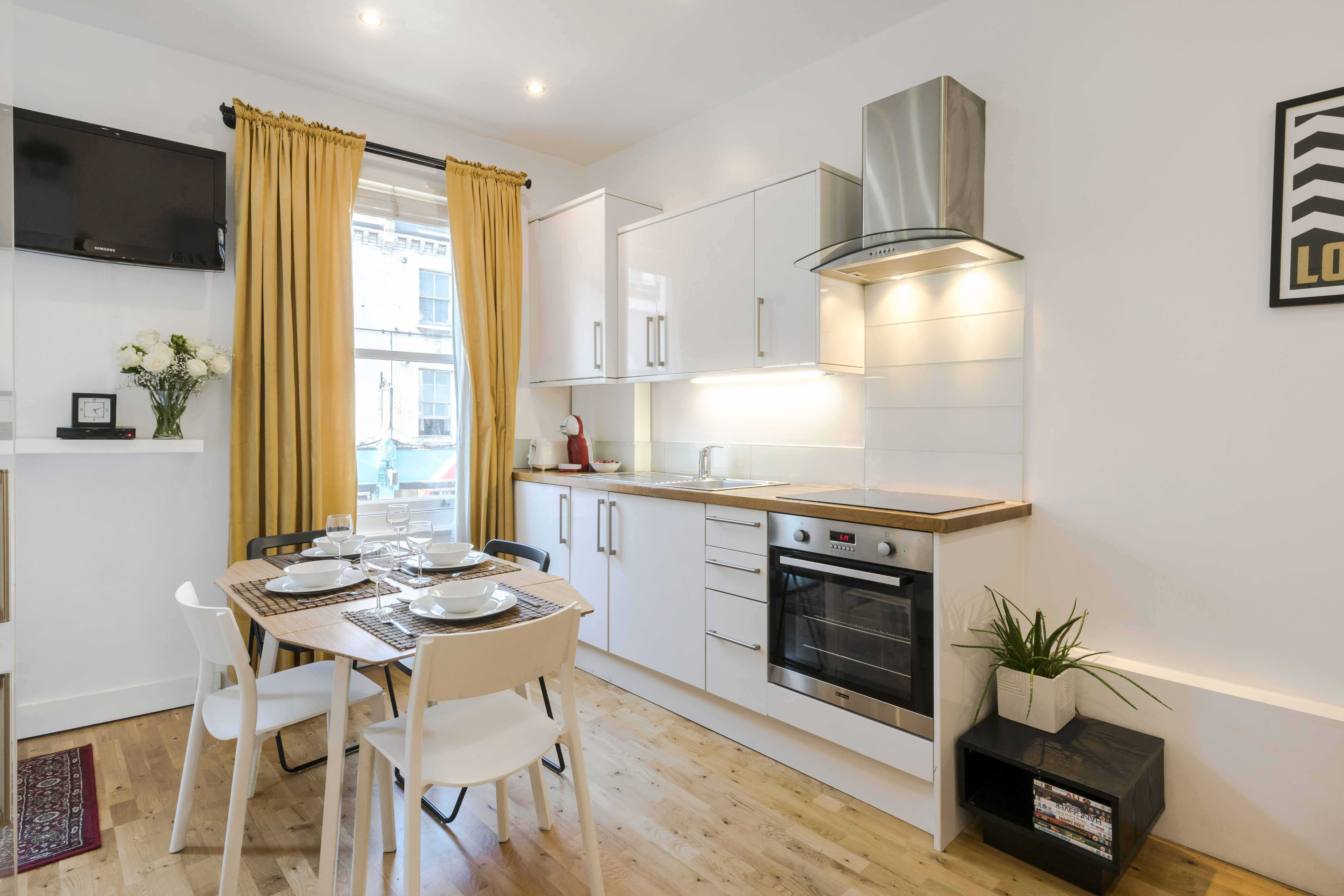 Camden Town Duplex, with Downtown City Views in Camden, London