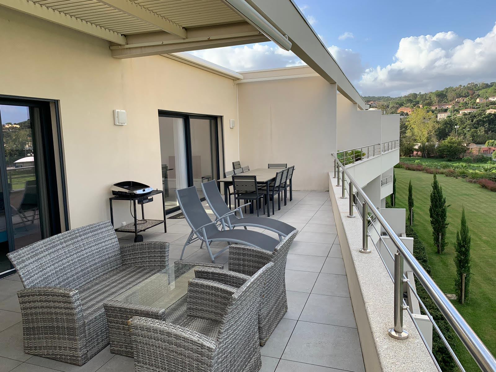 Porticcio Centre T3 high standing sea view