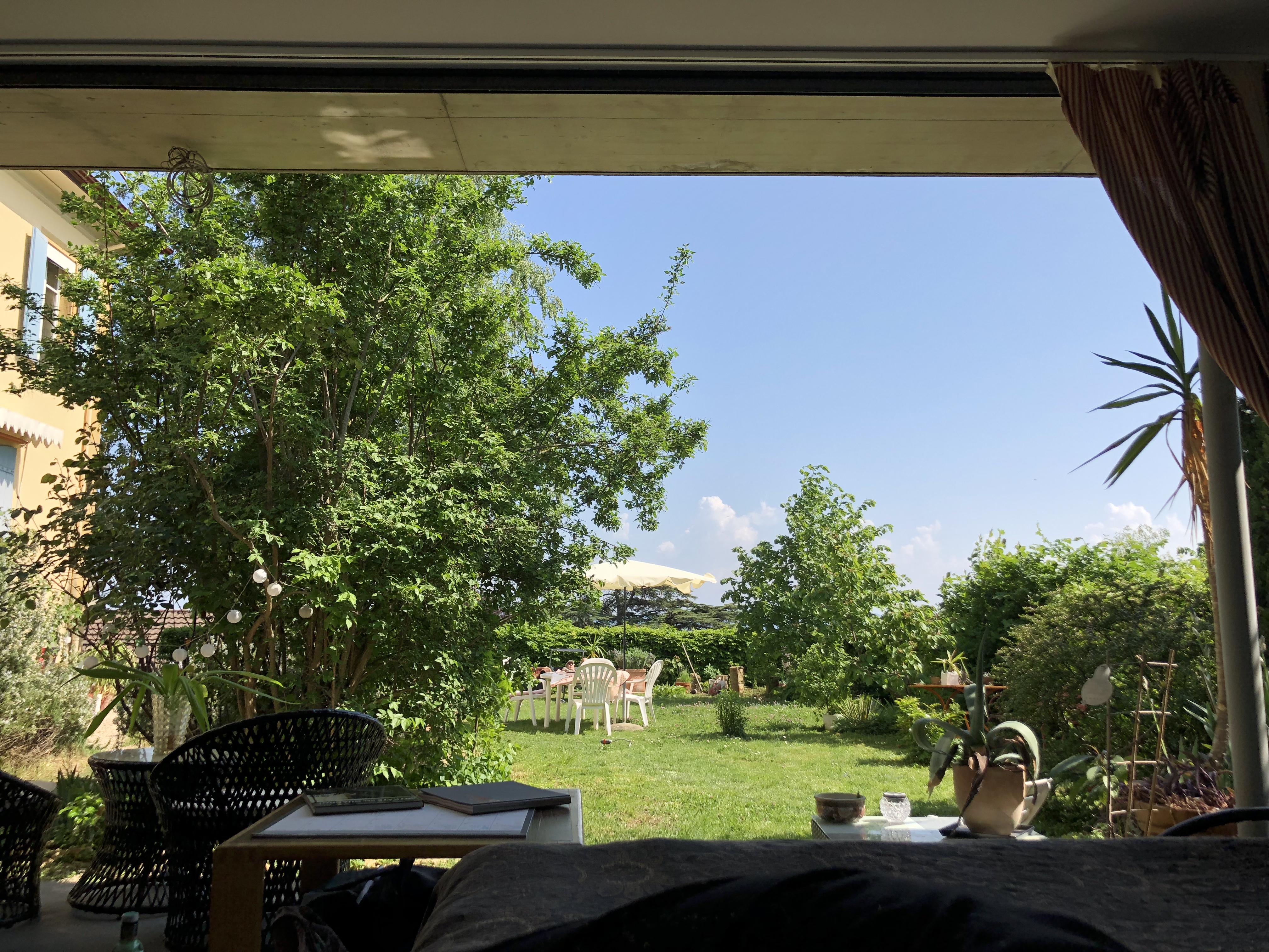 Sunny Studio with a view on Garden and Lake