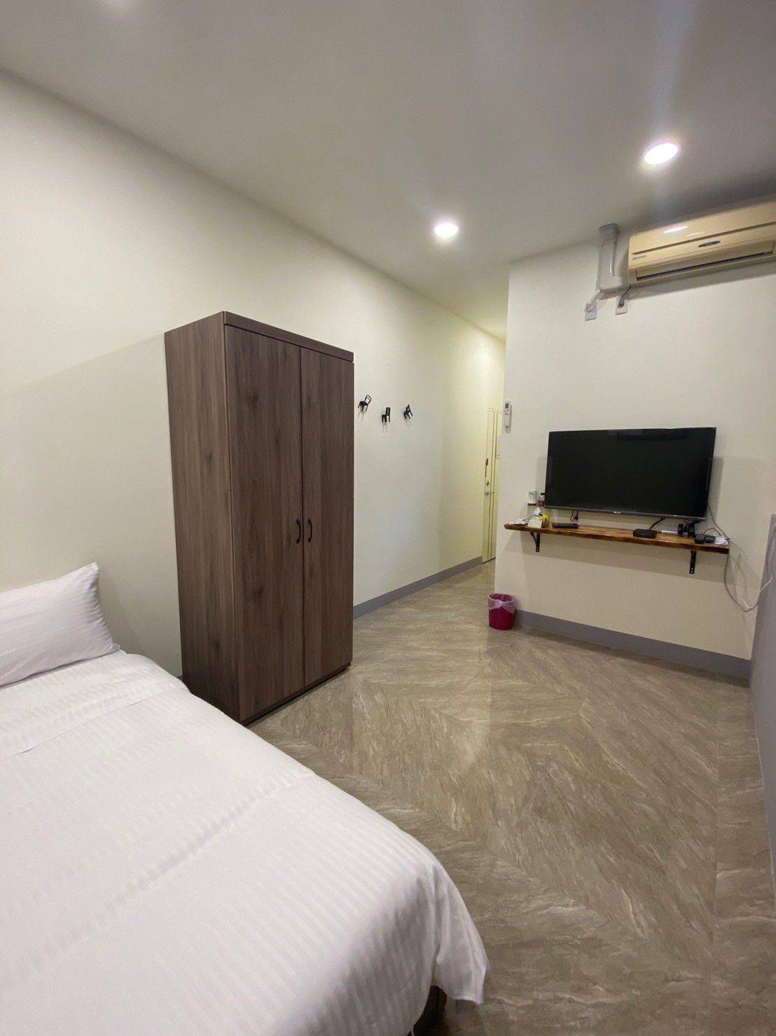 Asmia Standard Single Twin Room