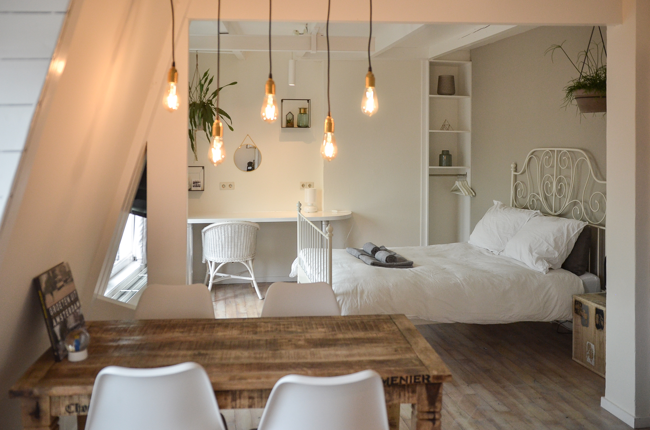 Private cosy light studio in Old-west with airco — Amsterdam stay