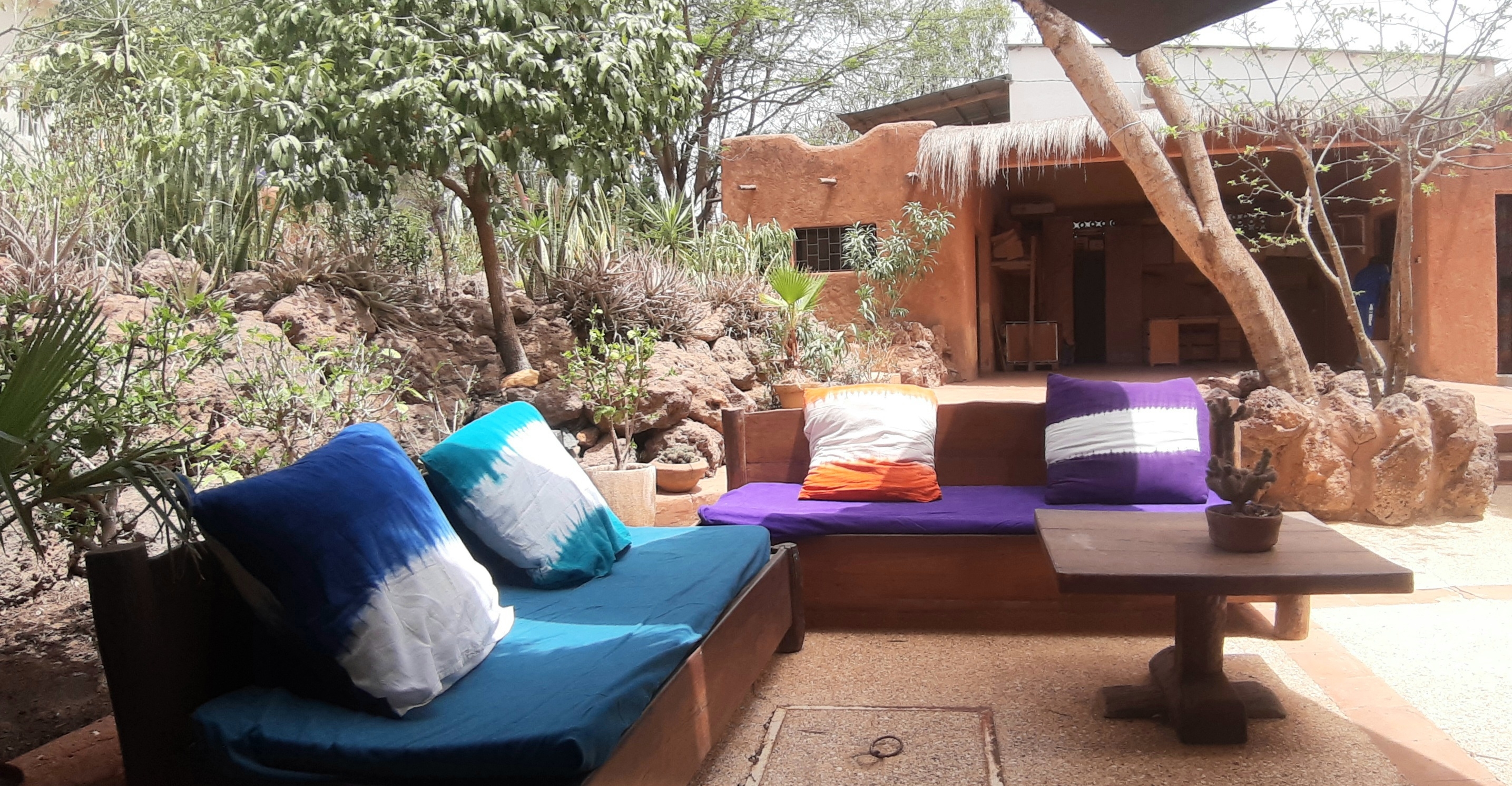 Entire Samba villa or ch 2 minutes from the ocean