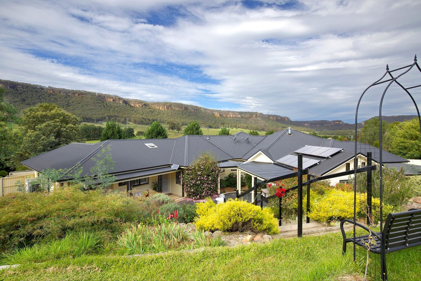 Ambermere House with its own Pub and outdoor Spa Houses for Rent in